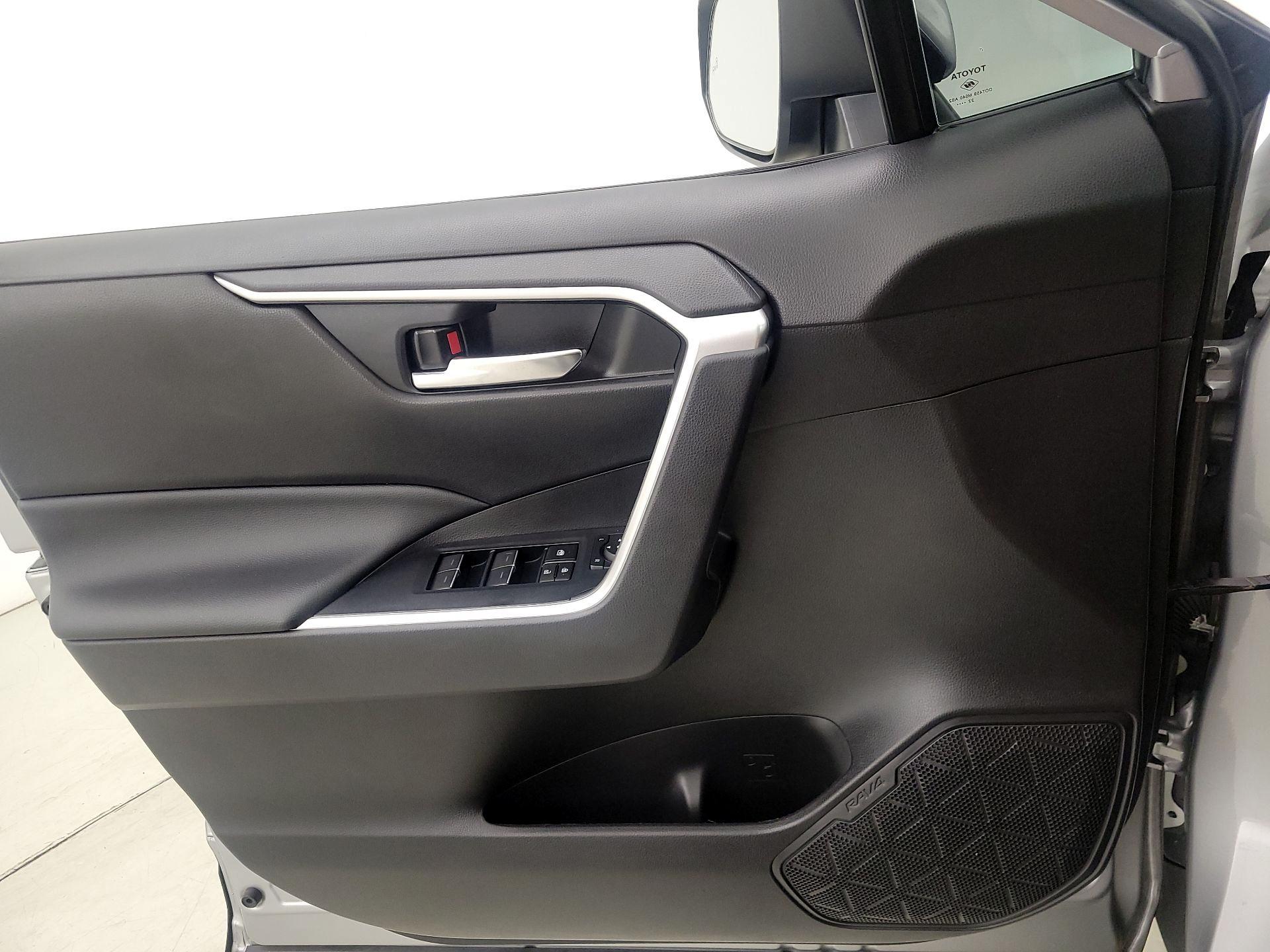 Thumbnail: 2023 Toyota RAV4 - 12