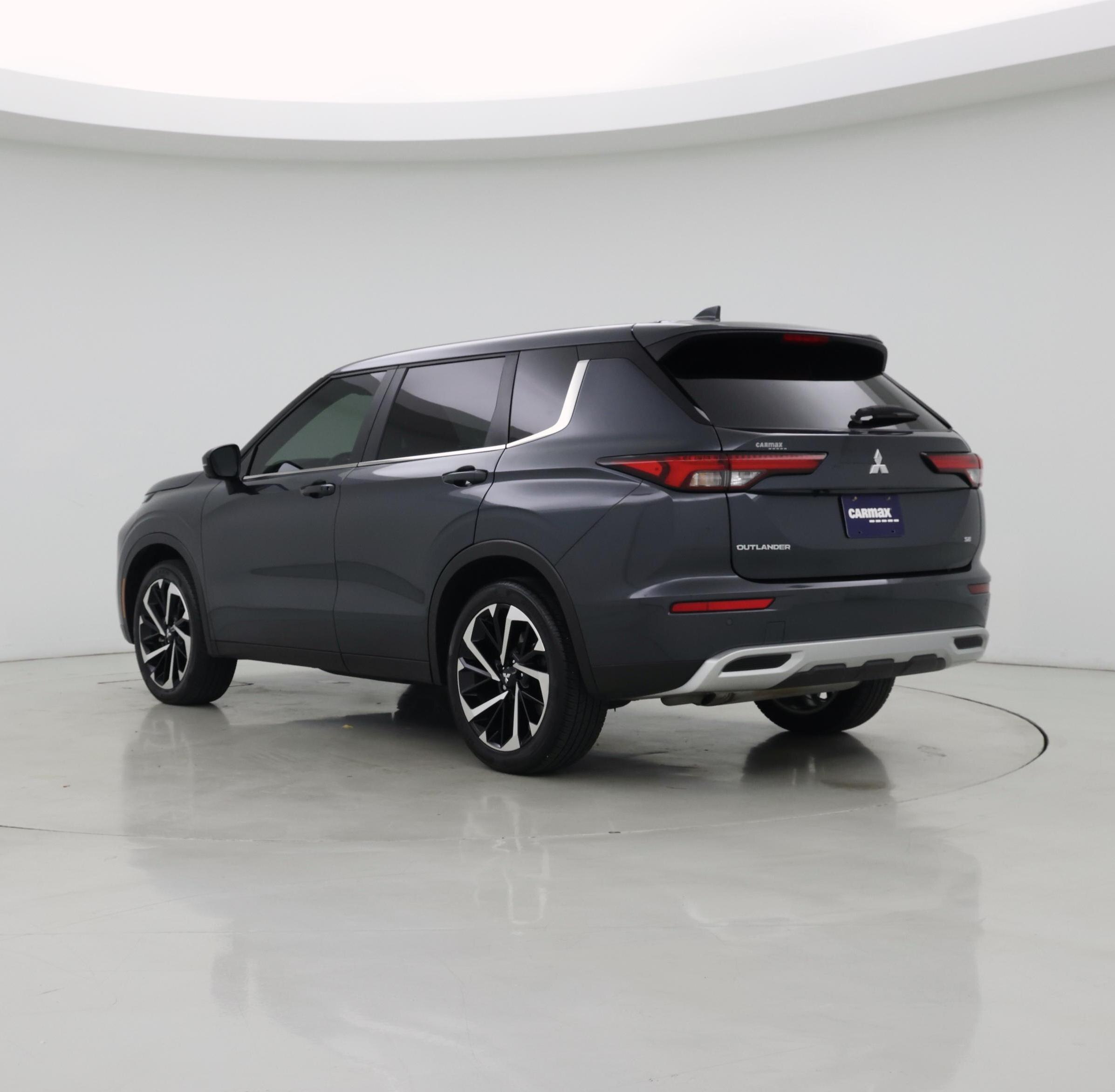 Thumbnail: 2024 Mitsubishi Outlander - 2