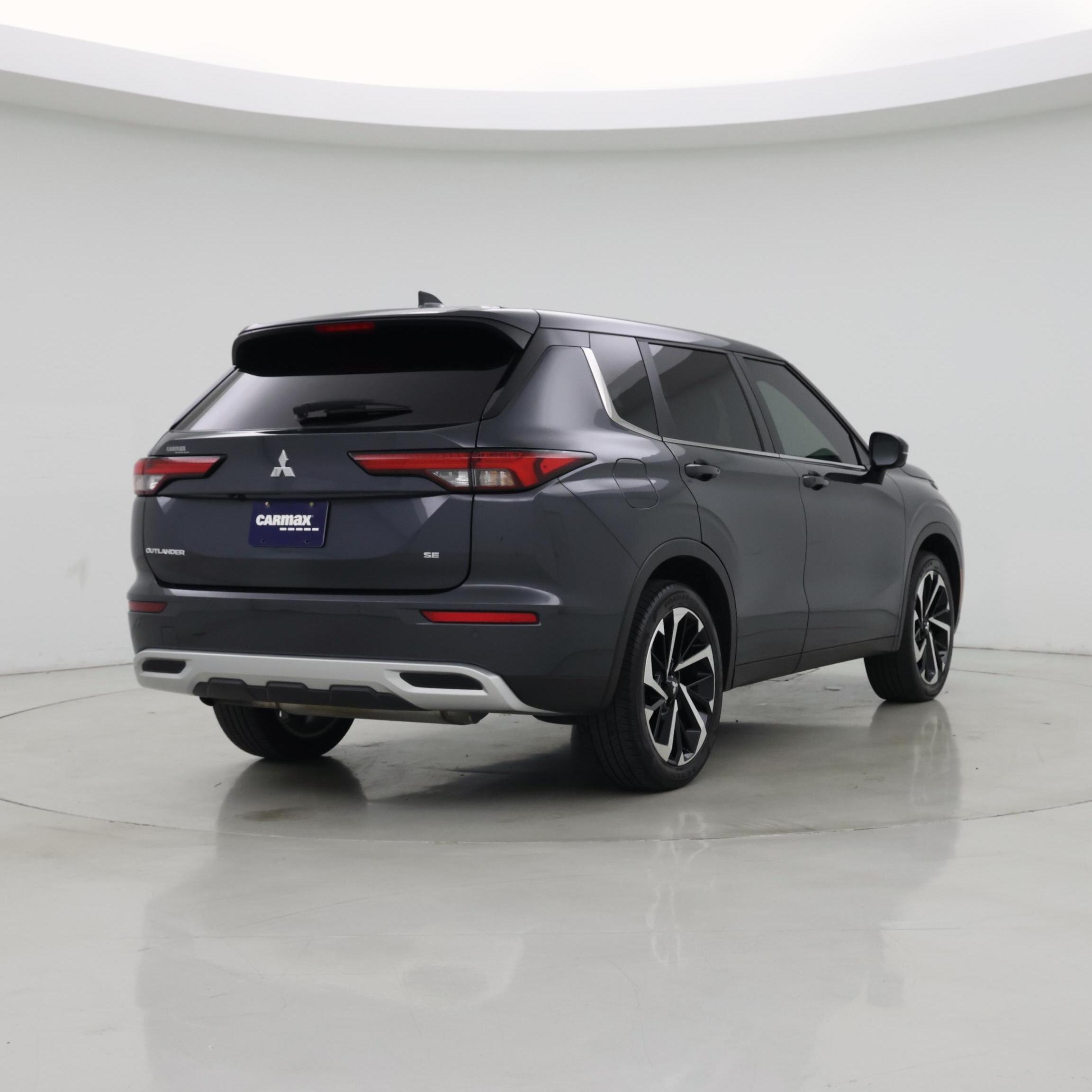Thumbnail: 2024 Mitsubishi Outlander - 8