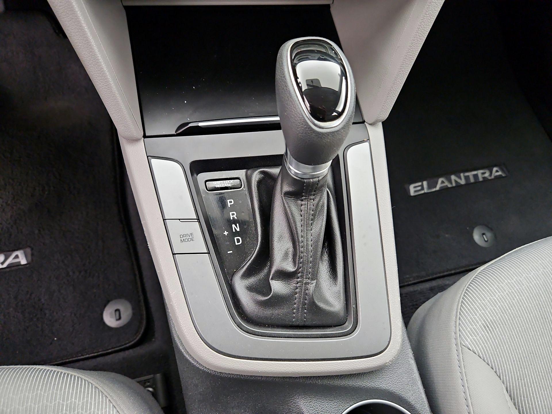 Thumbnail: 2017 Hyundai Elantra - 16