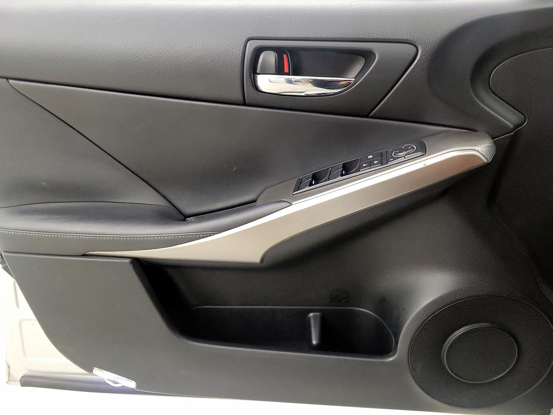 Thumbnail: 2016 Lexus IS - 12