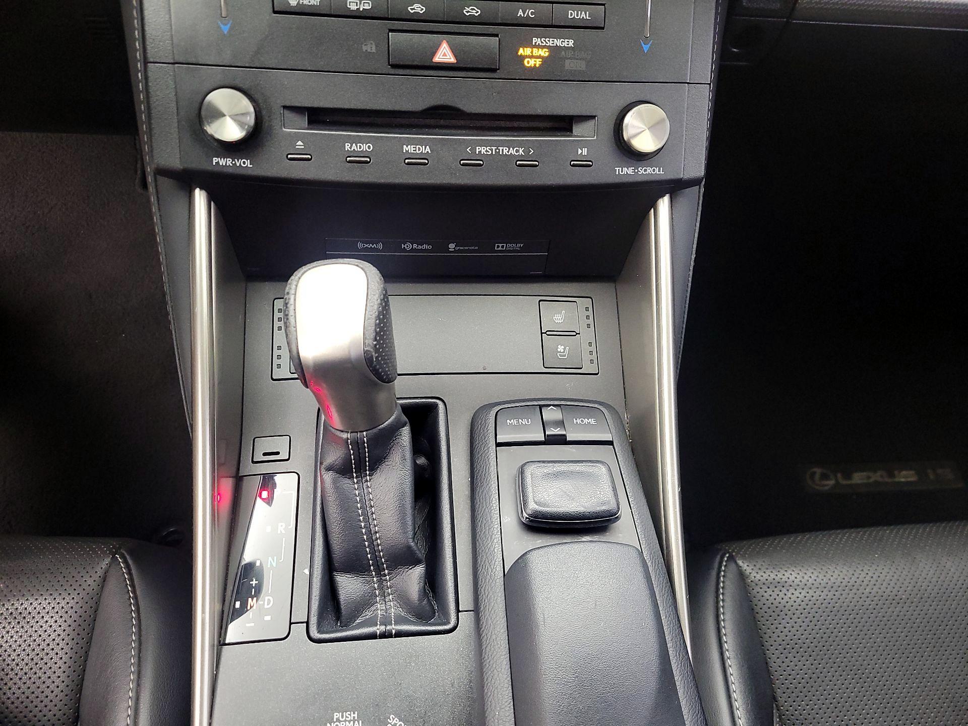 Thumbnail: 2016 Lexus IS - 17