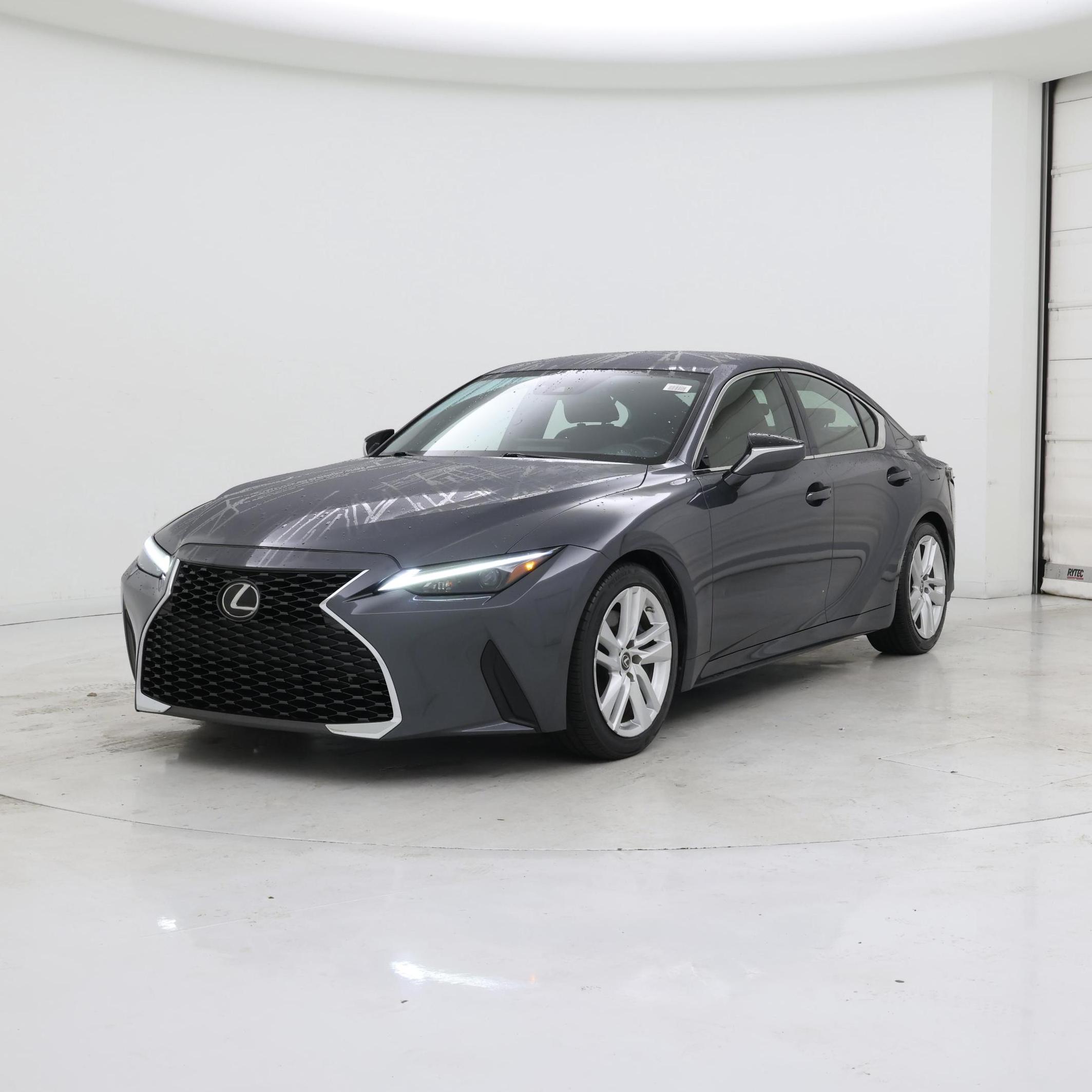 Thumbnail: 2021 Lexus IS - 4