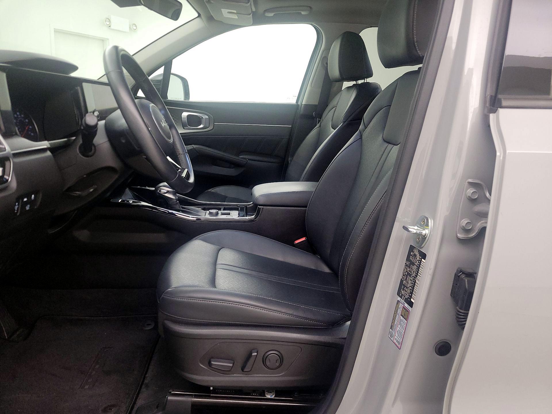 Thumbnail: 2022 Kia Sorento - 11