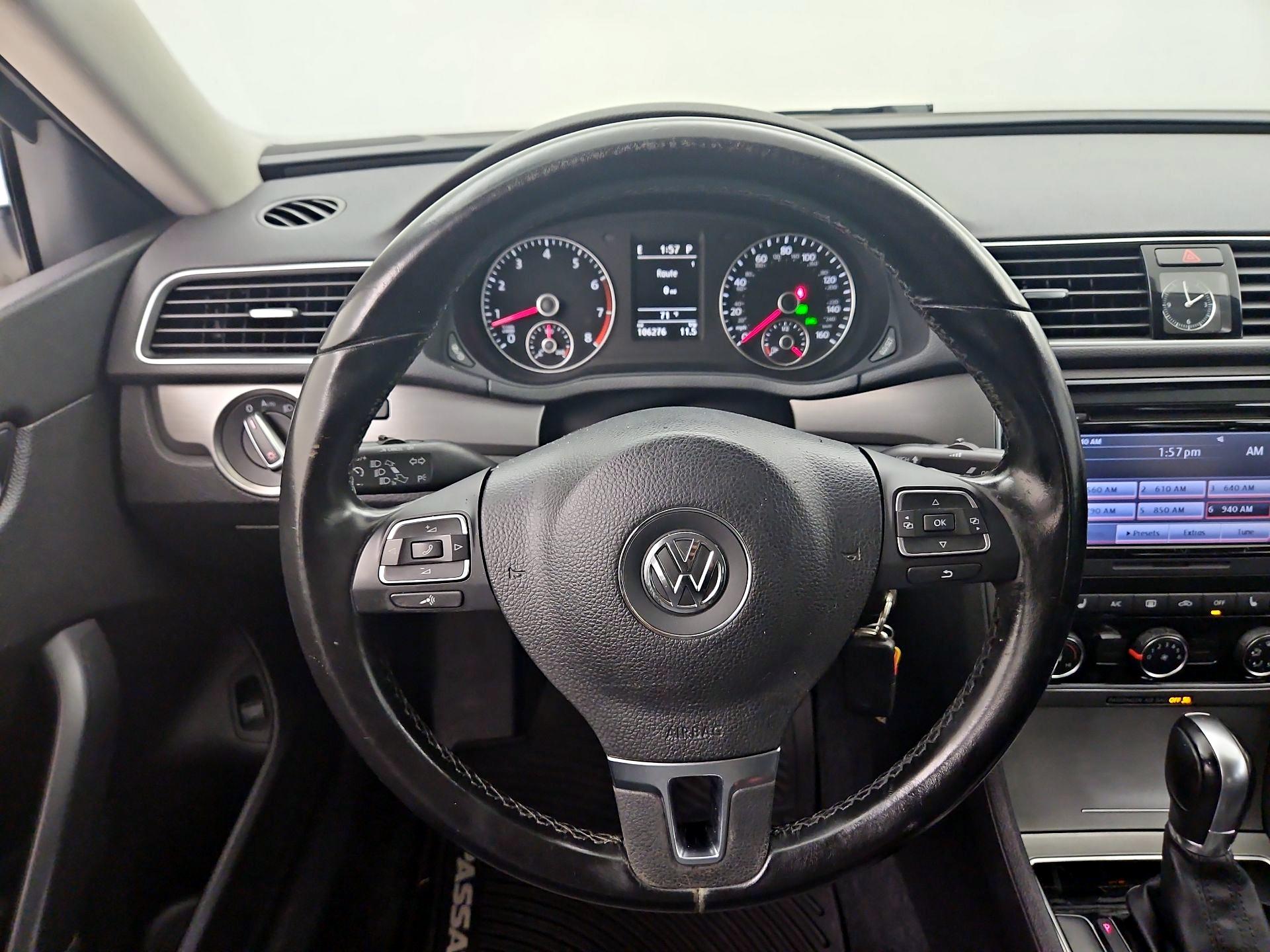 Thumbnail: 2015 Volkswagen Passat - 10