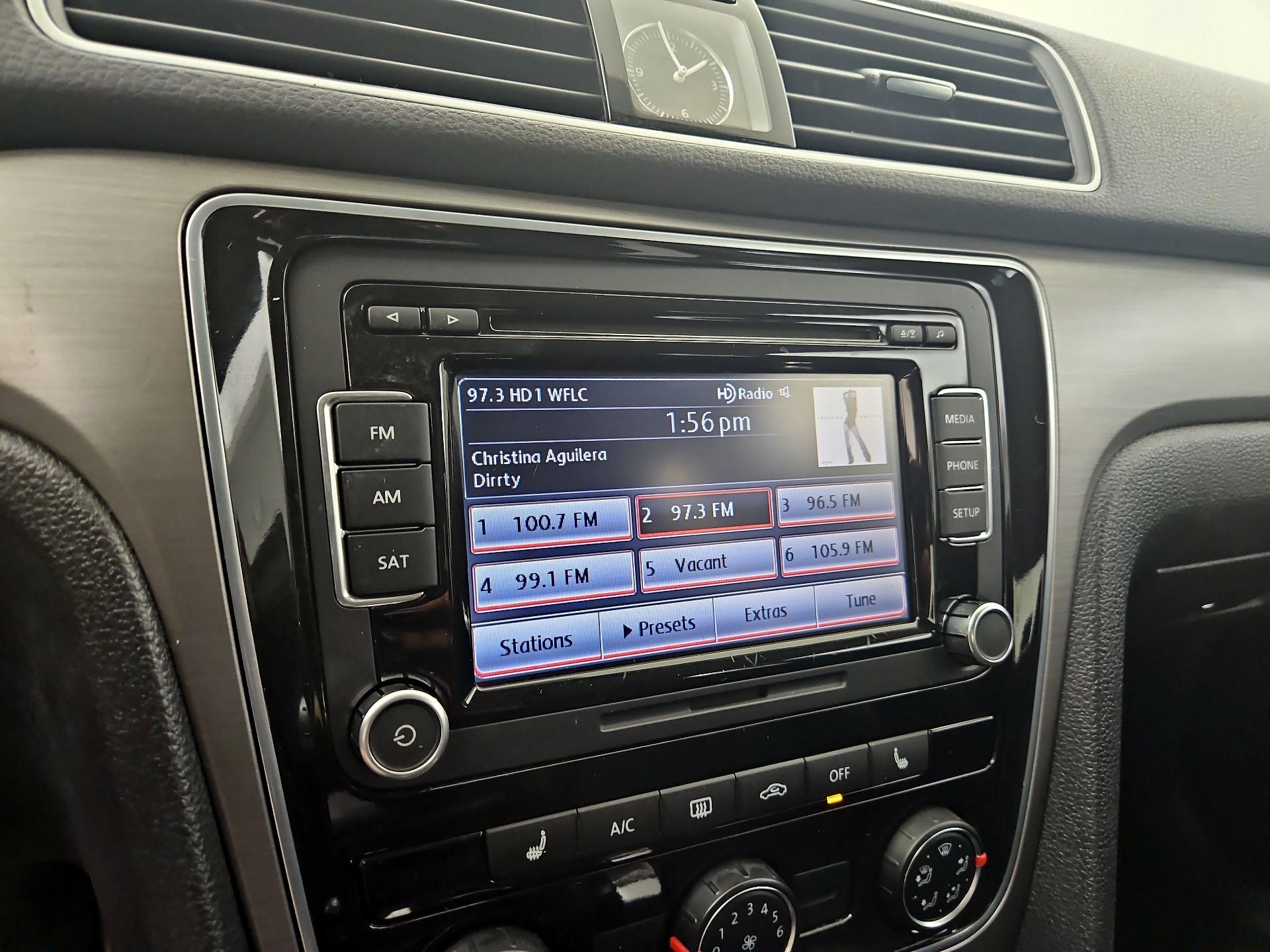 Thumbnail: 2015 Volkswagen Passat - 15