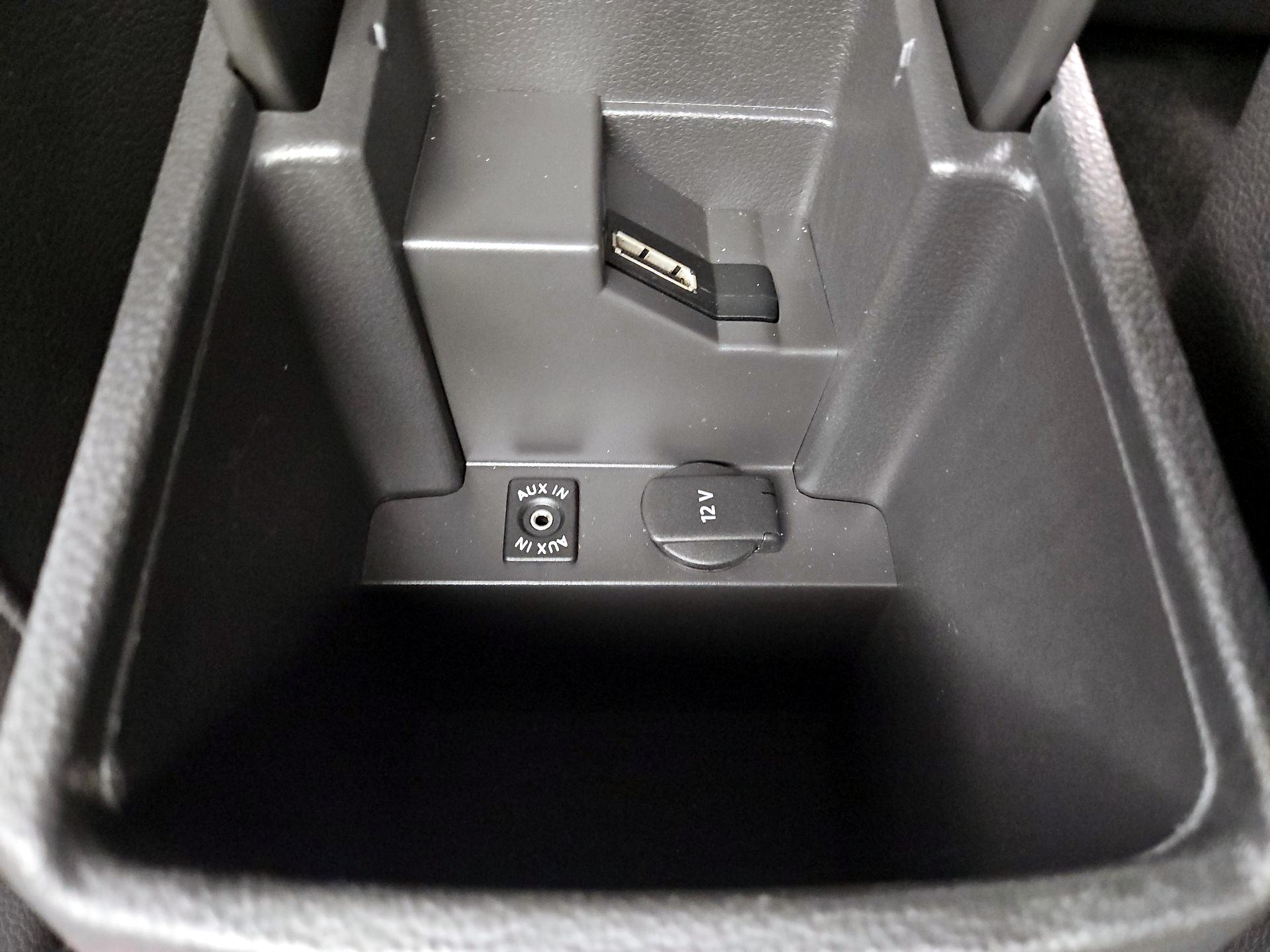 Thumbnail: 2015 Volkswagen Passat - 18