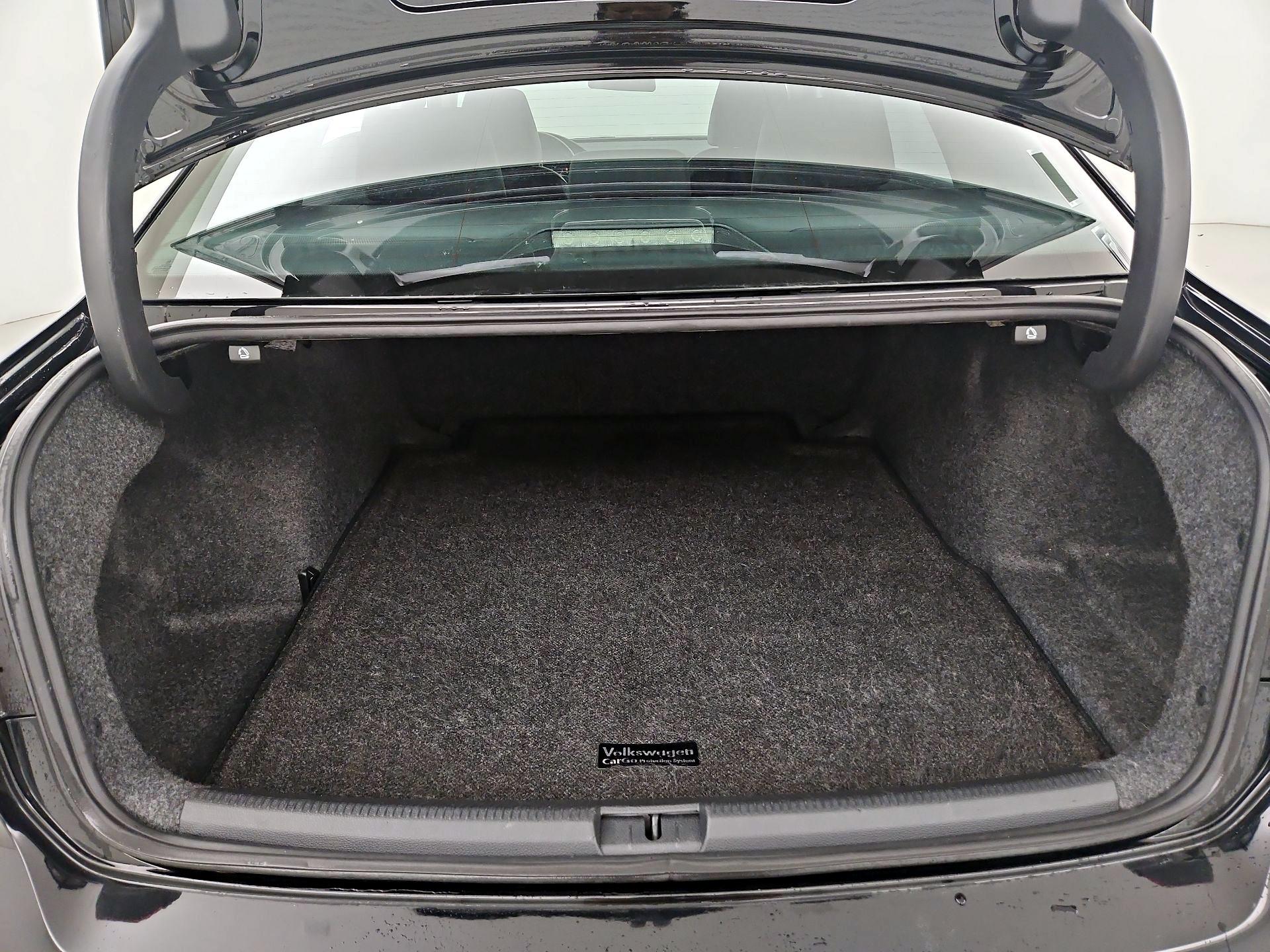 Thumbnail: 2015 Volkswagen Passat - 20