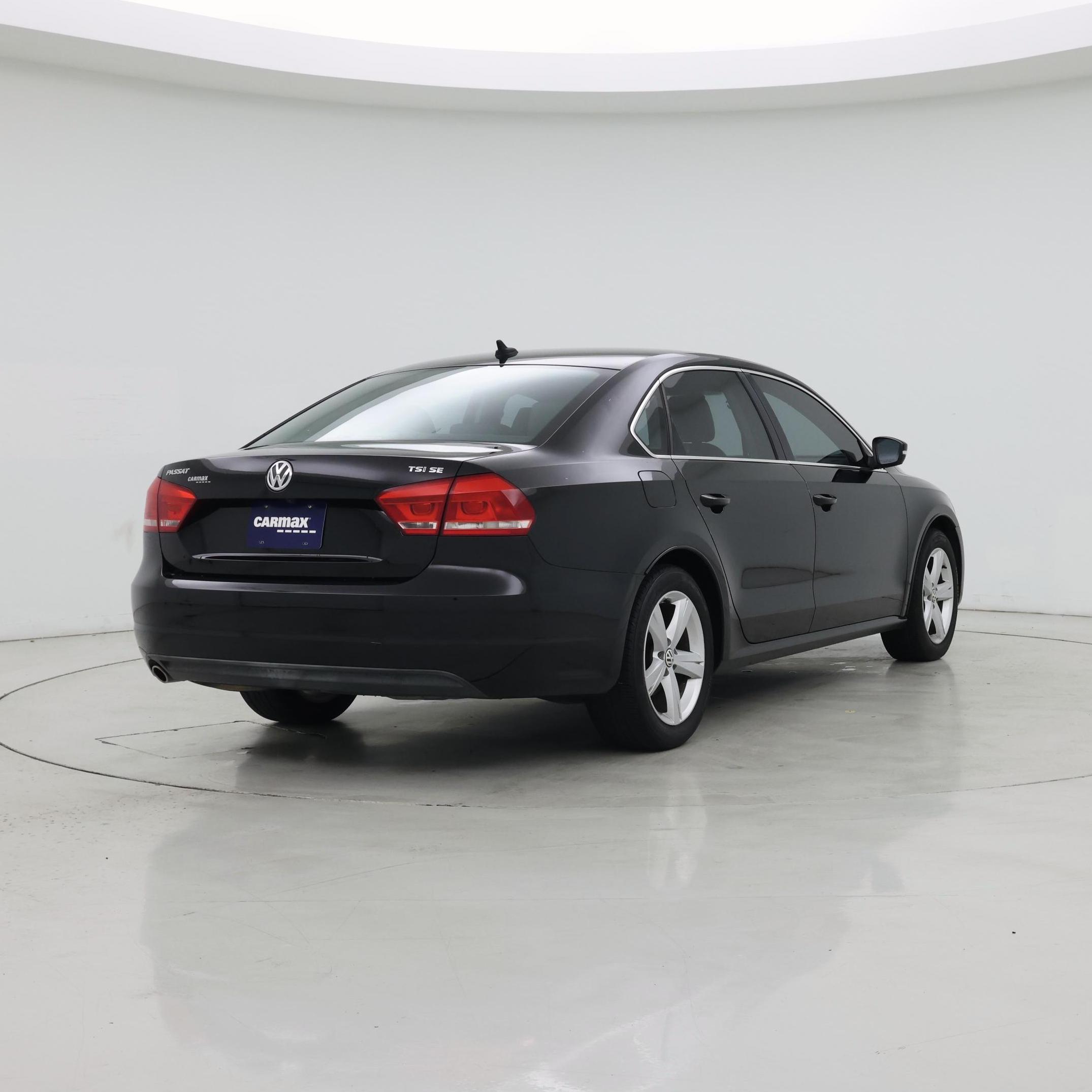 Thumbnail: 2015 Volkswagen Passat - 8