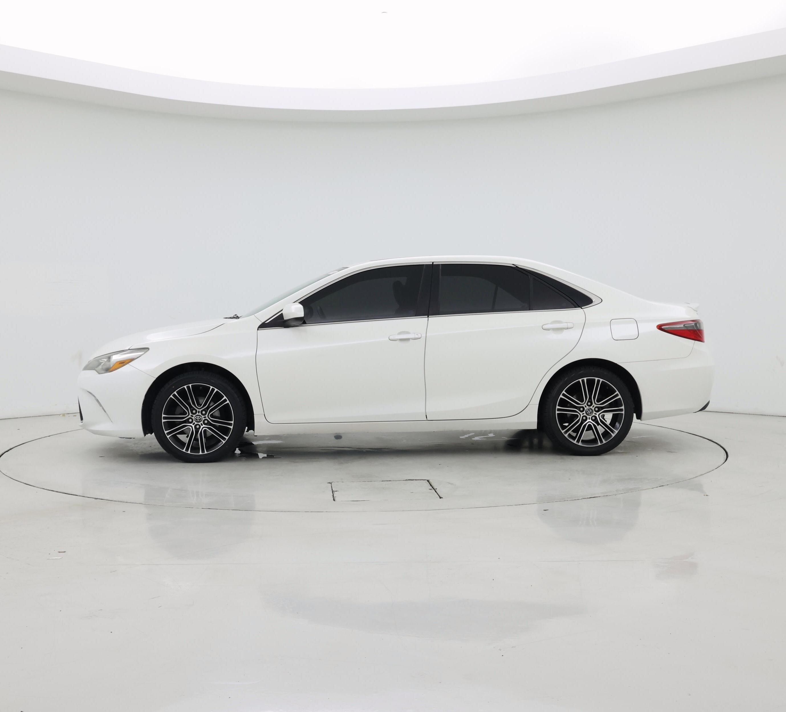 Thumbnail: 2016 Toyota Camry - 3