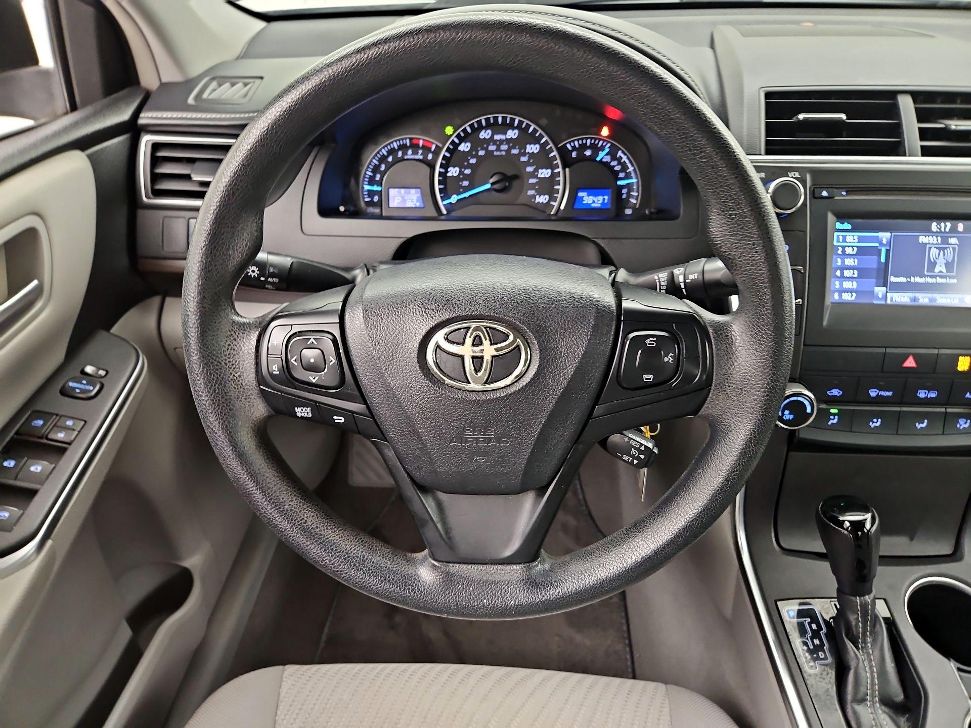 Thumbnail: 2015 Toyota Camry - 10
