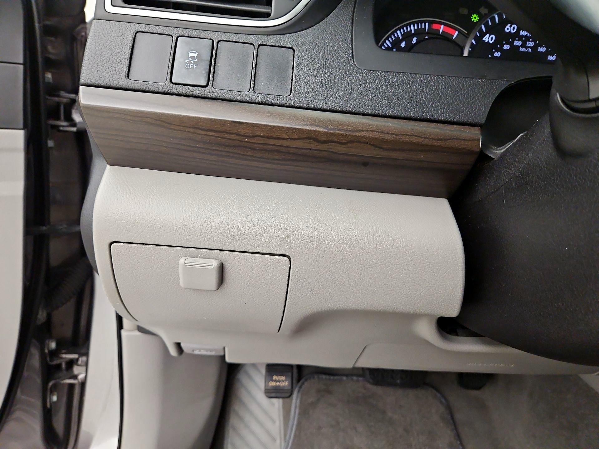 Thumbnail: 2015 Toyota Camry - 13