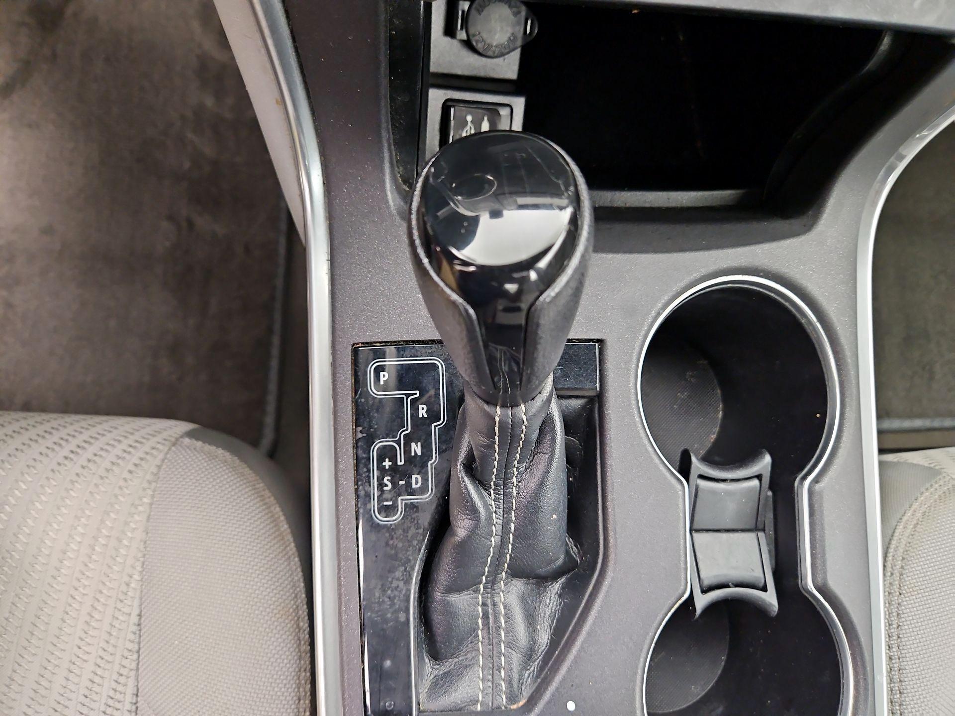 Thumbnail: 2015 Toyota Camry - 17