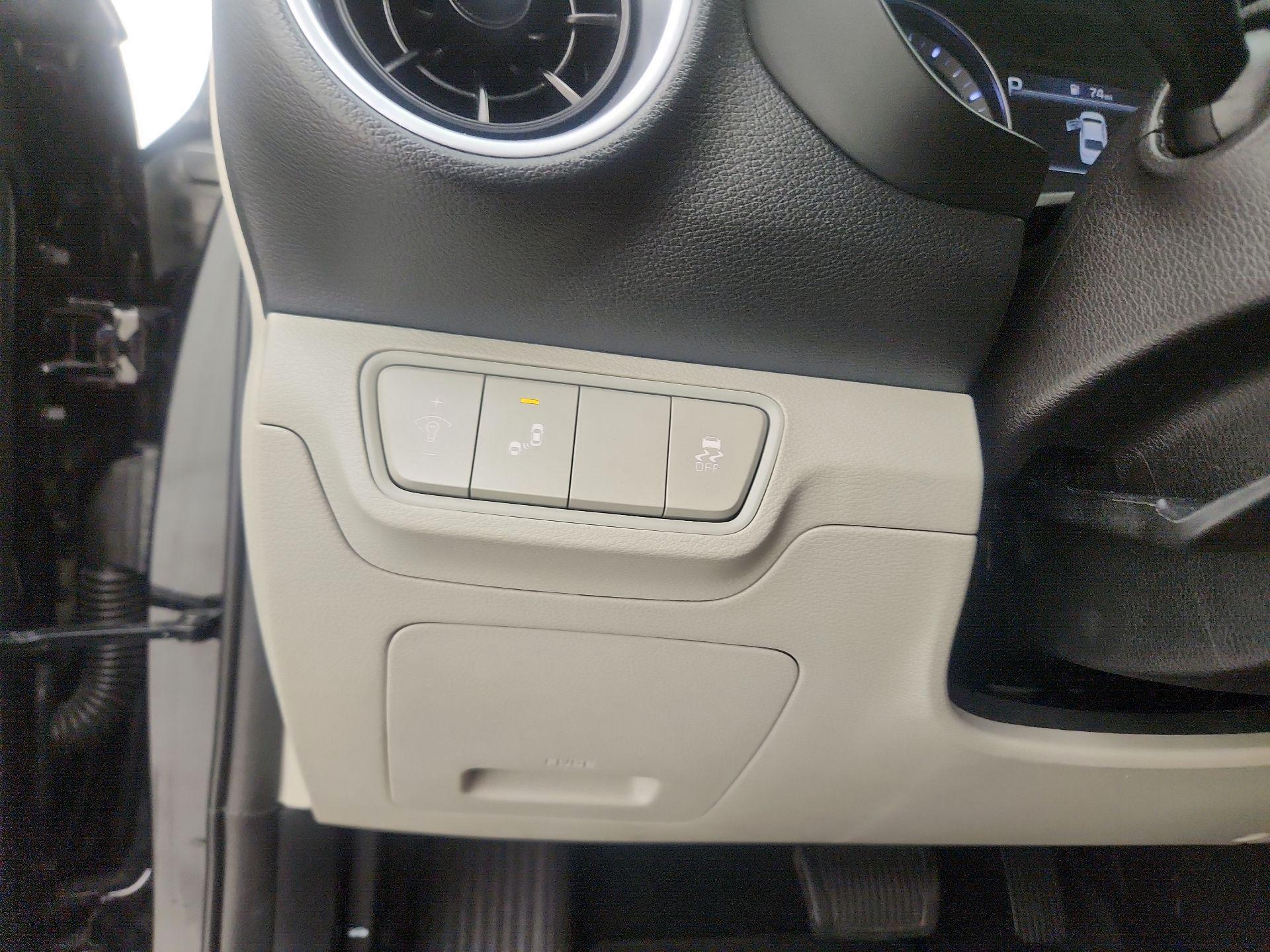 Thumbnail: 2022 Kia Forte - 13