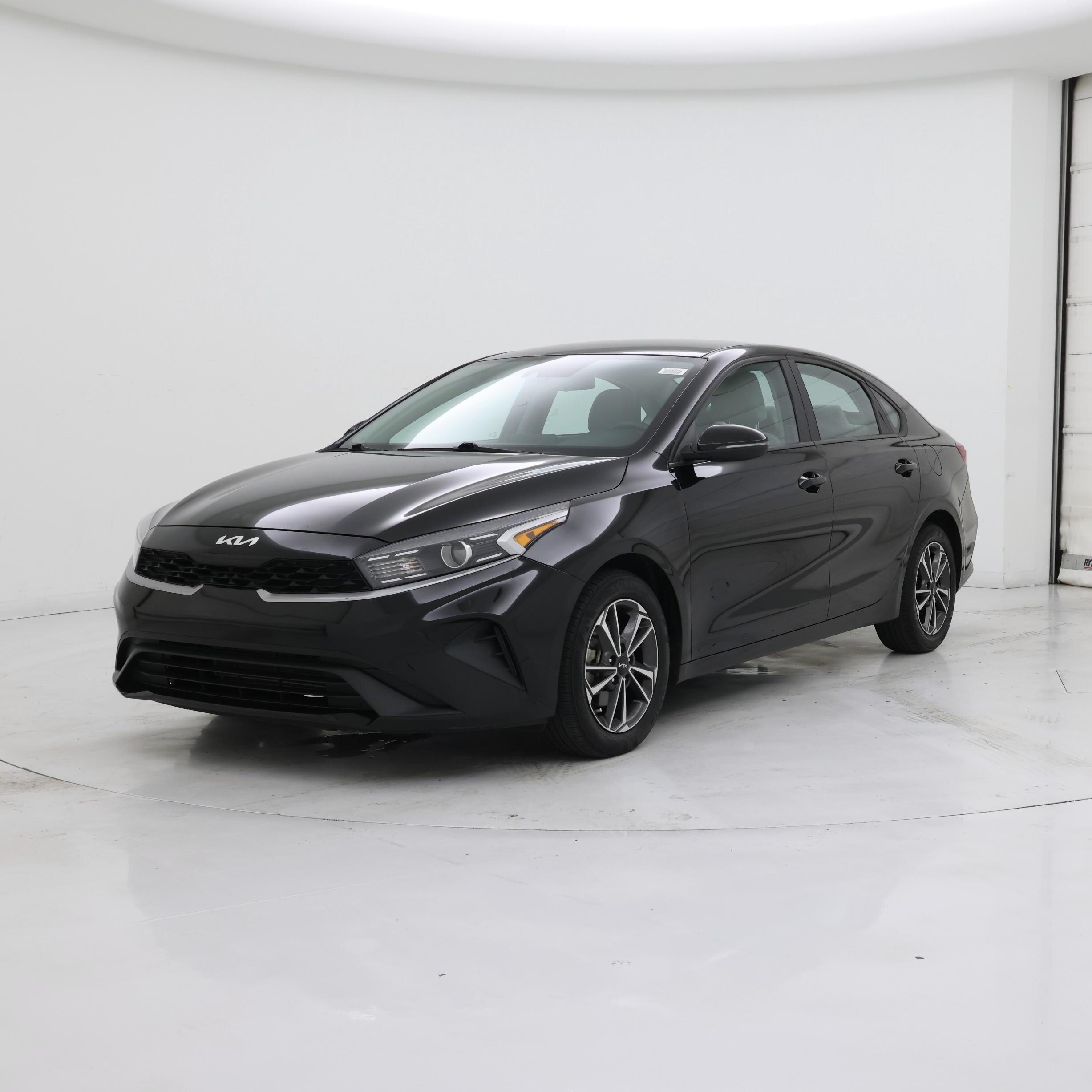 Thumbnail: 2022 Kia Forte - 4