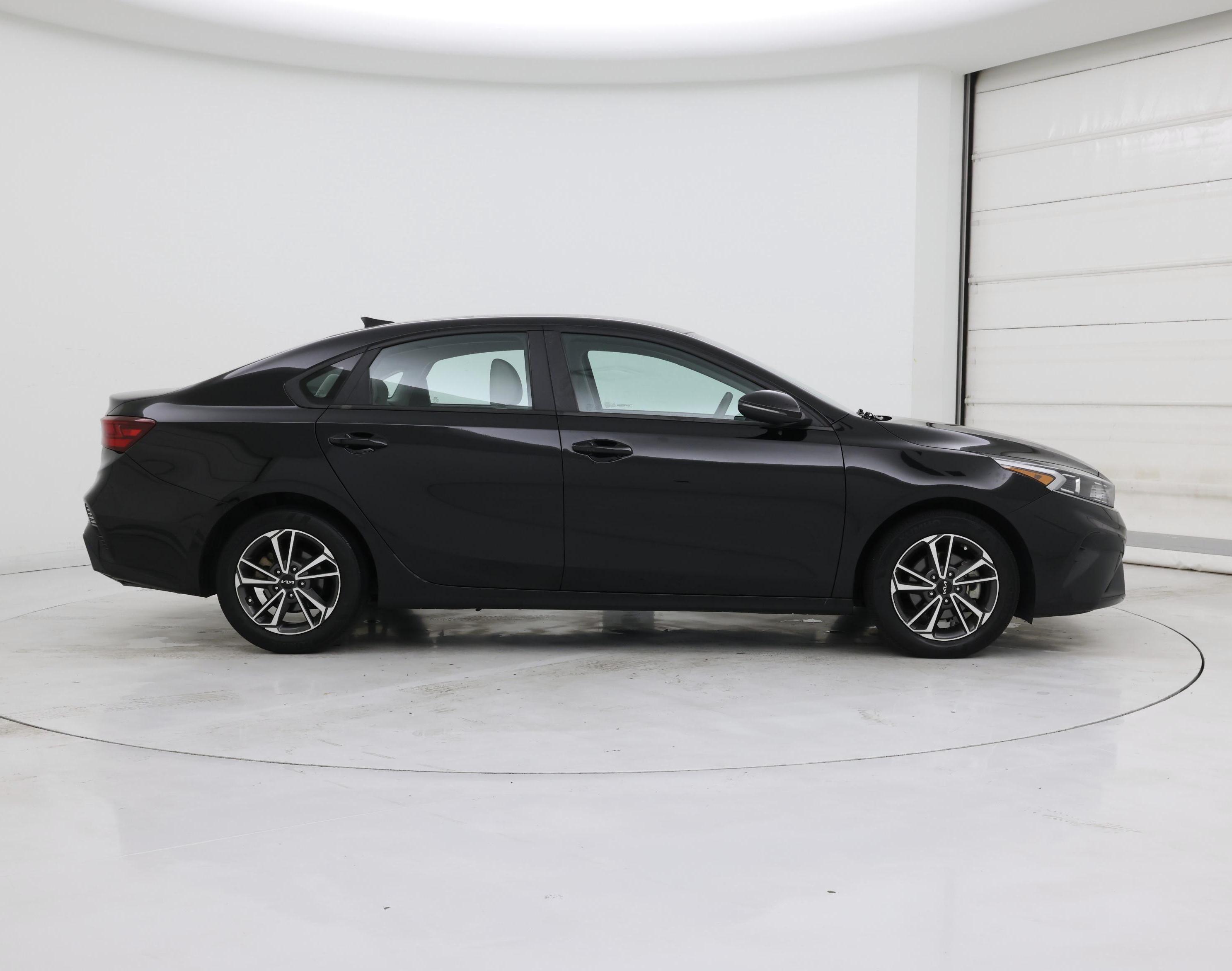 Thumbnail: 2022 Kia Forte - 7