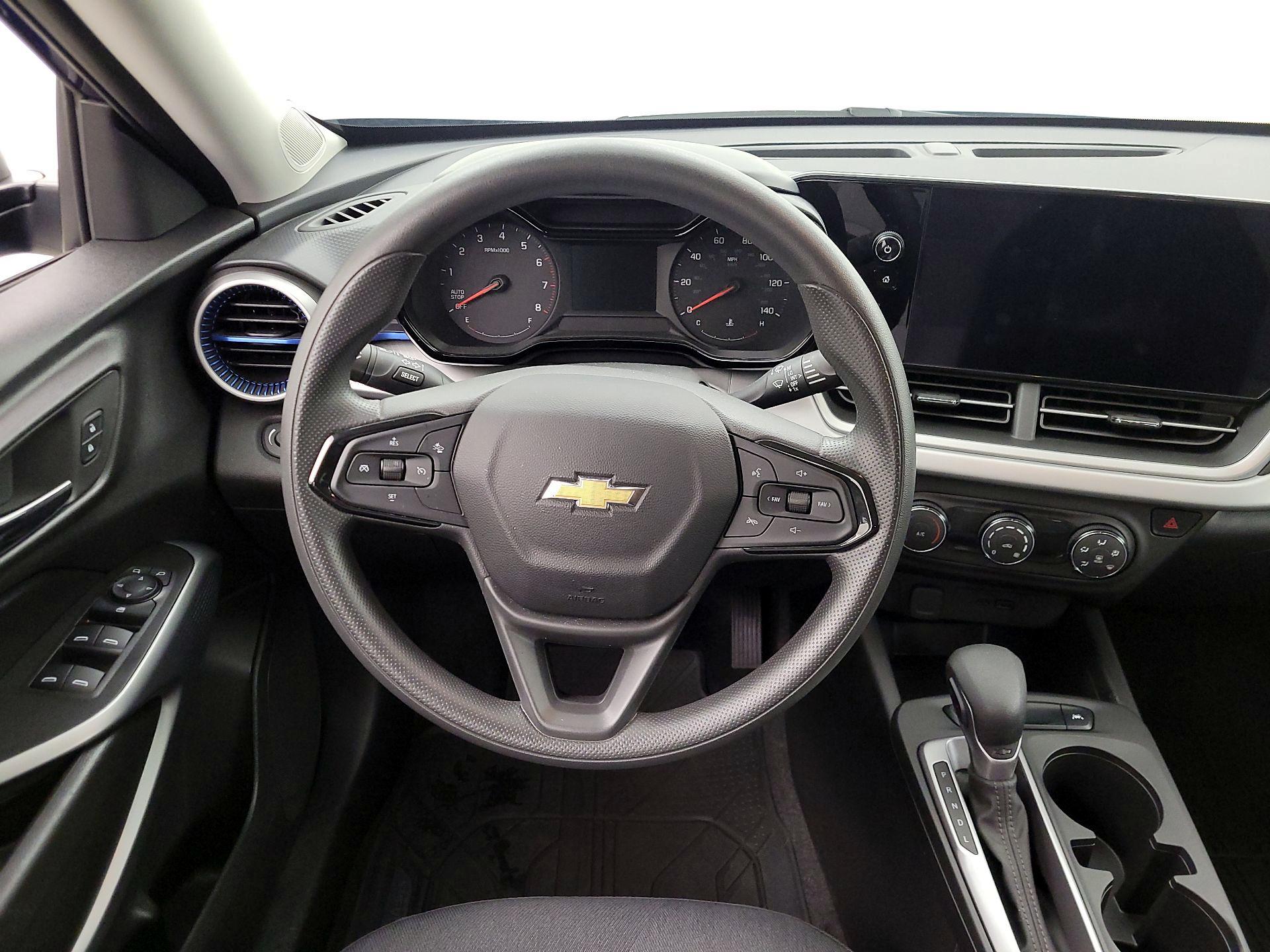 Thumbnail: 2024 Chevrolet Trax - 10