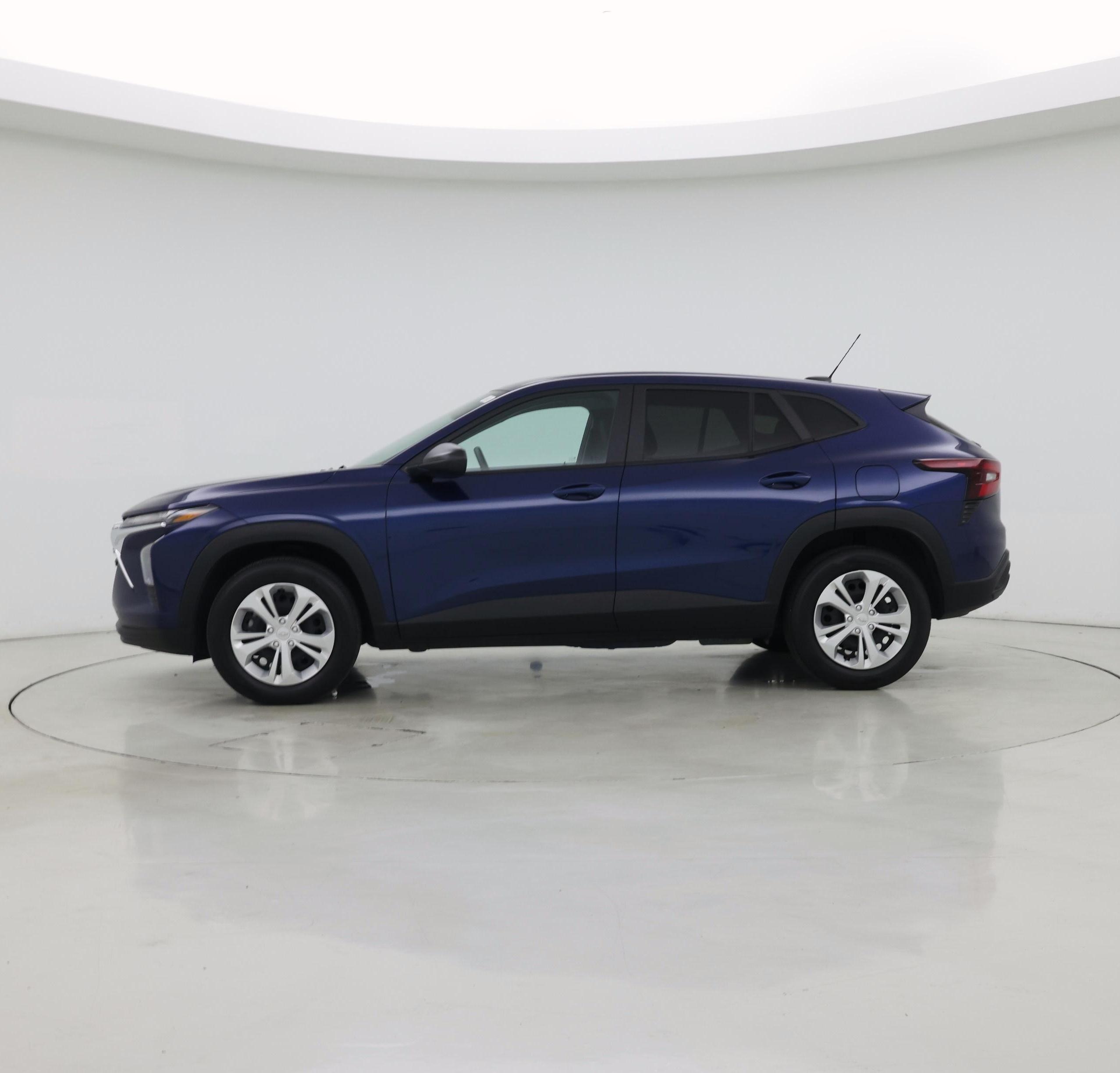 Thumbnail: 2024 Chevrolet Trax - 3