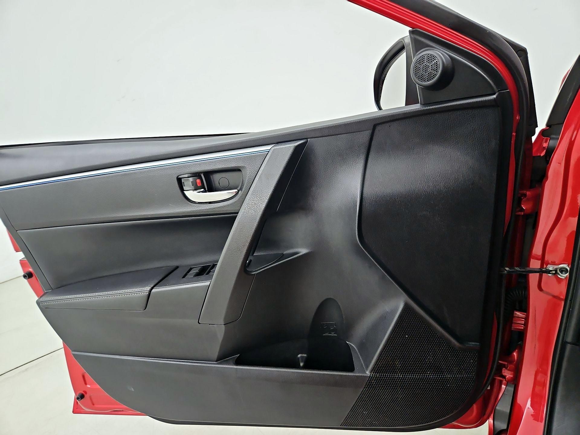 Thumbnail: 2015 Toyota Corolla - 12