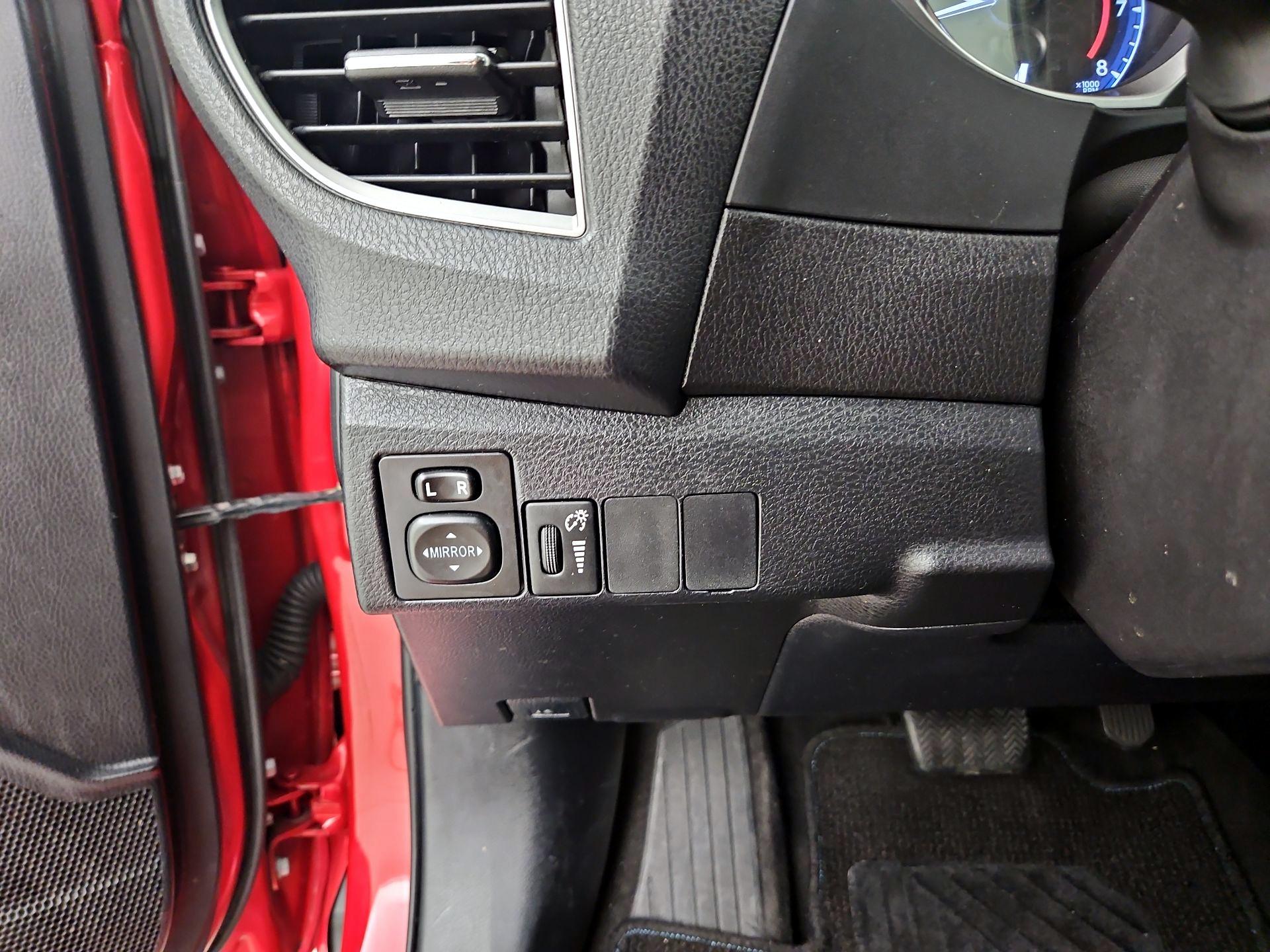 Thumbnail: 2015 Toyota Corolla - 13