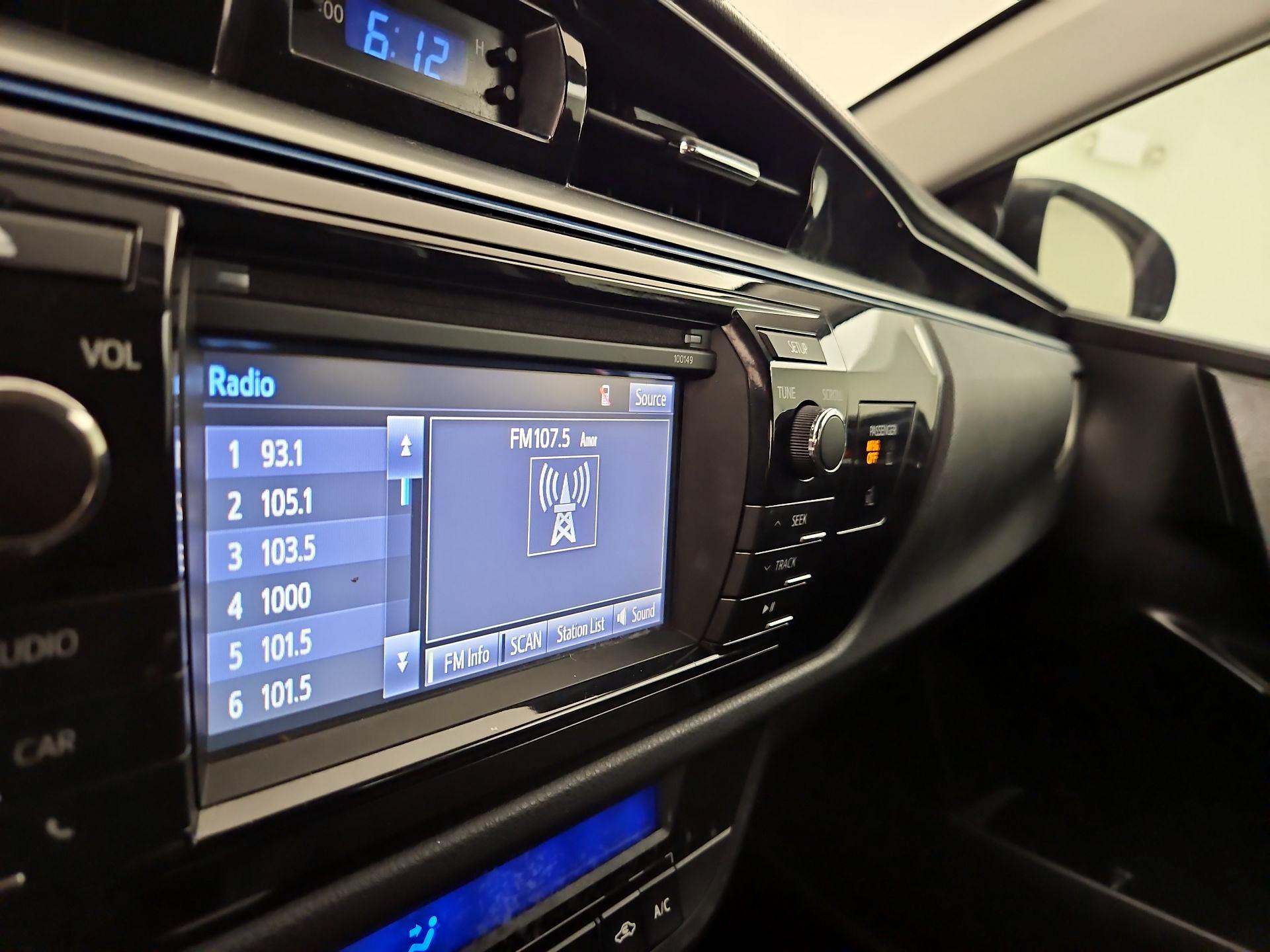 Thumbnail: 2015 Toyota Corolla - 15