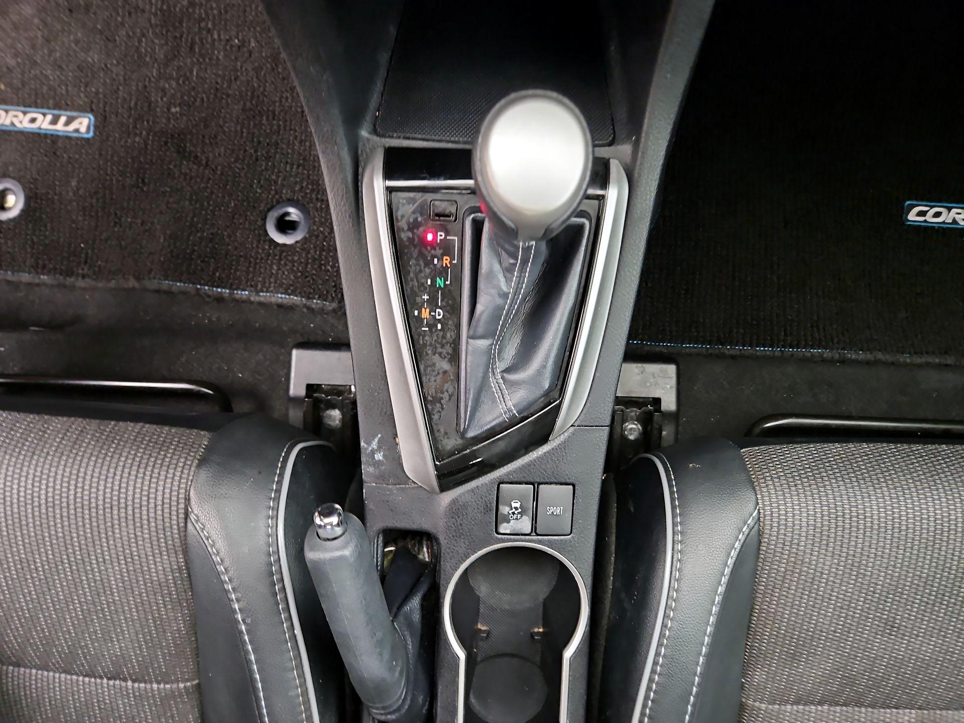 Thumbnail: 2015 Toyota Corolla - 17