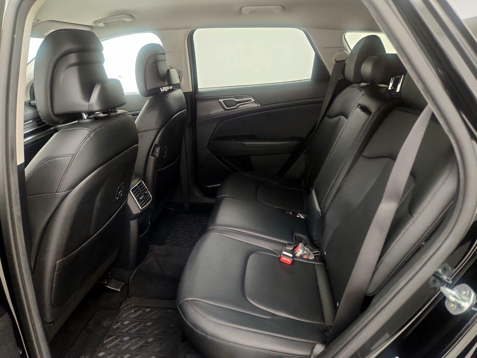 Thumbnail: 2023 Kia Sportage - 20