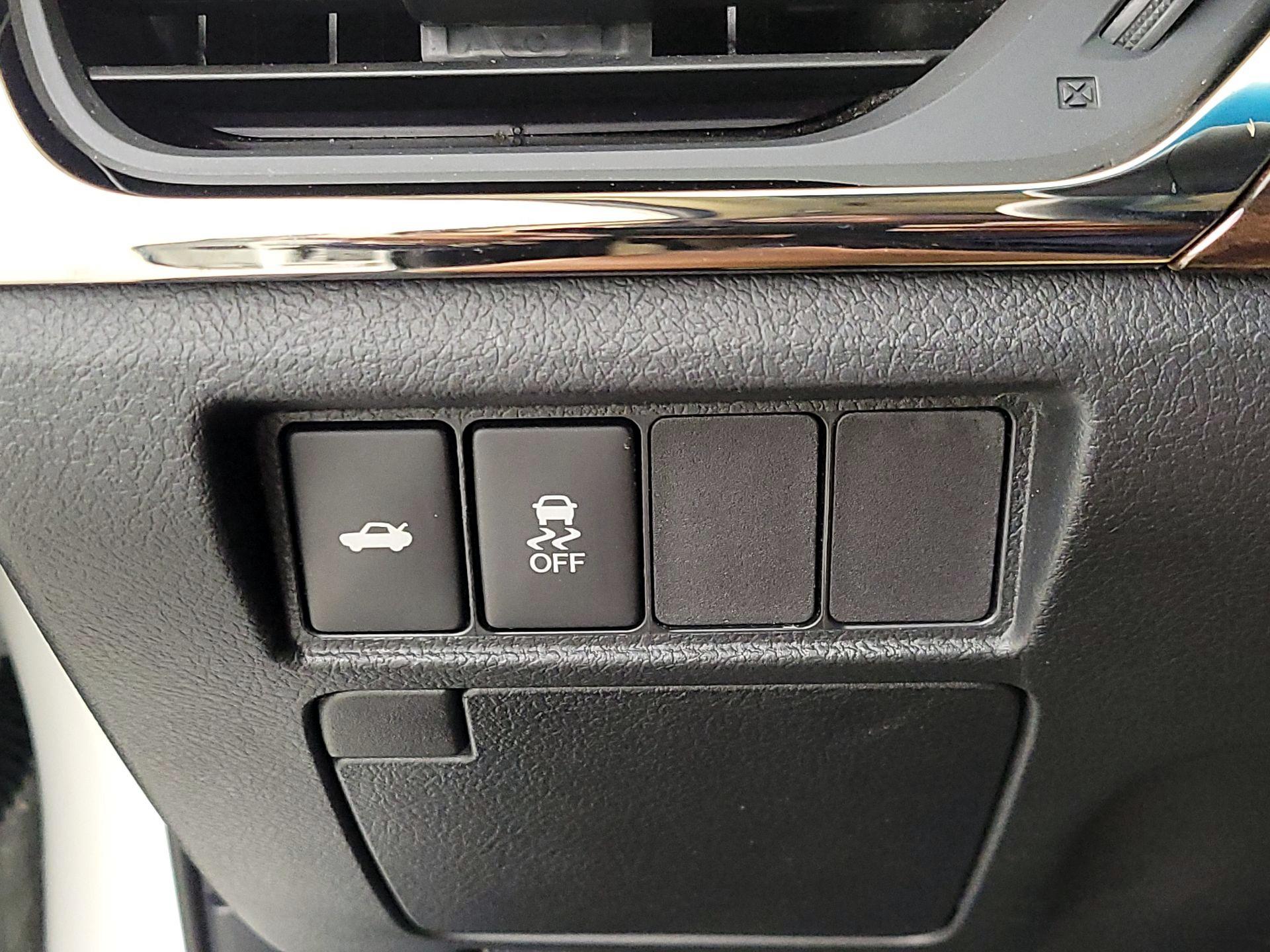Thumbnail: 2013 Toyota Avalon - 13