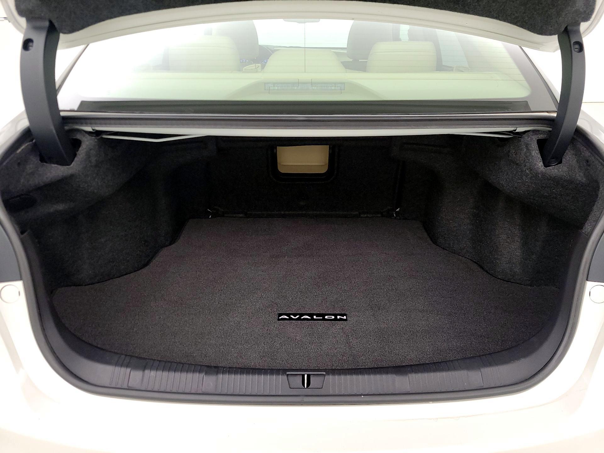 Thumbnail: 2013 Toyota Avalon - 20