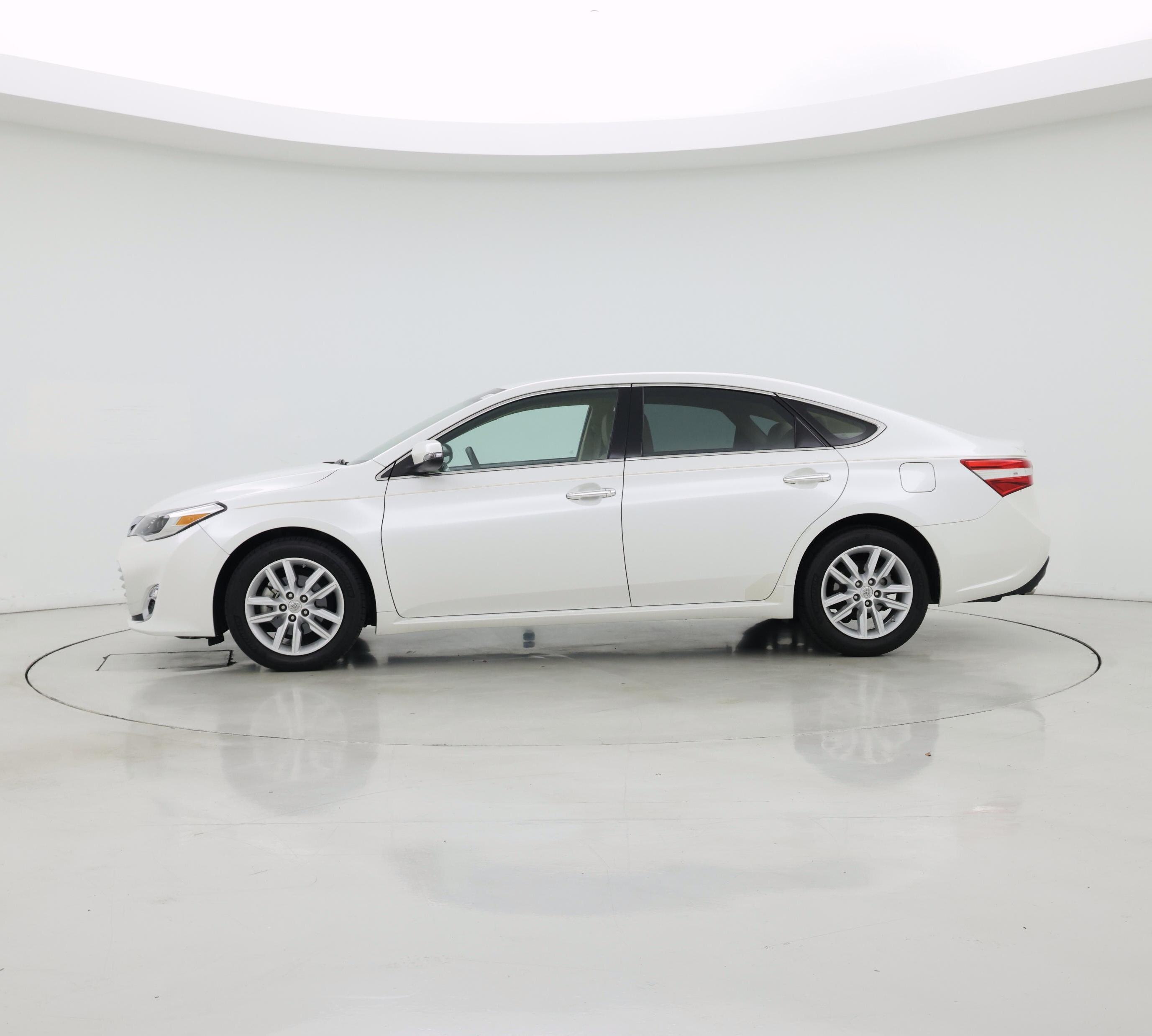 Thumbnail: 2013 Toyota Avalon - 3