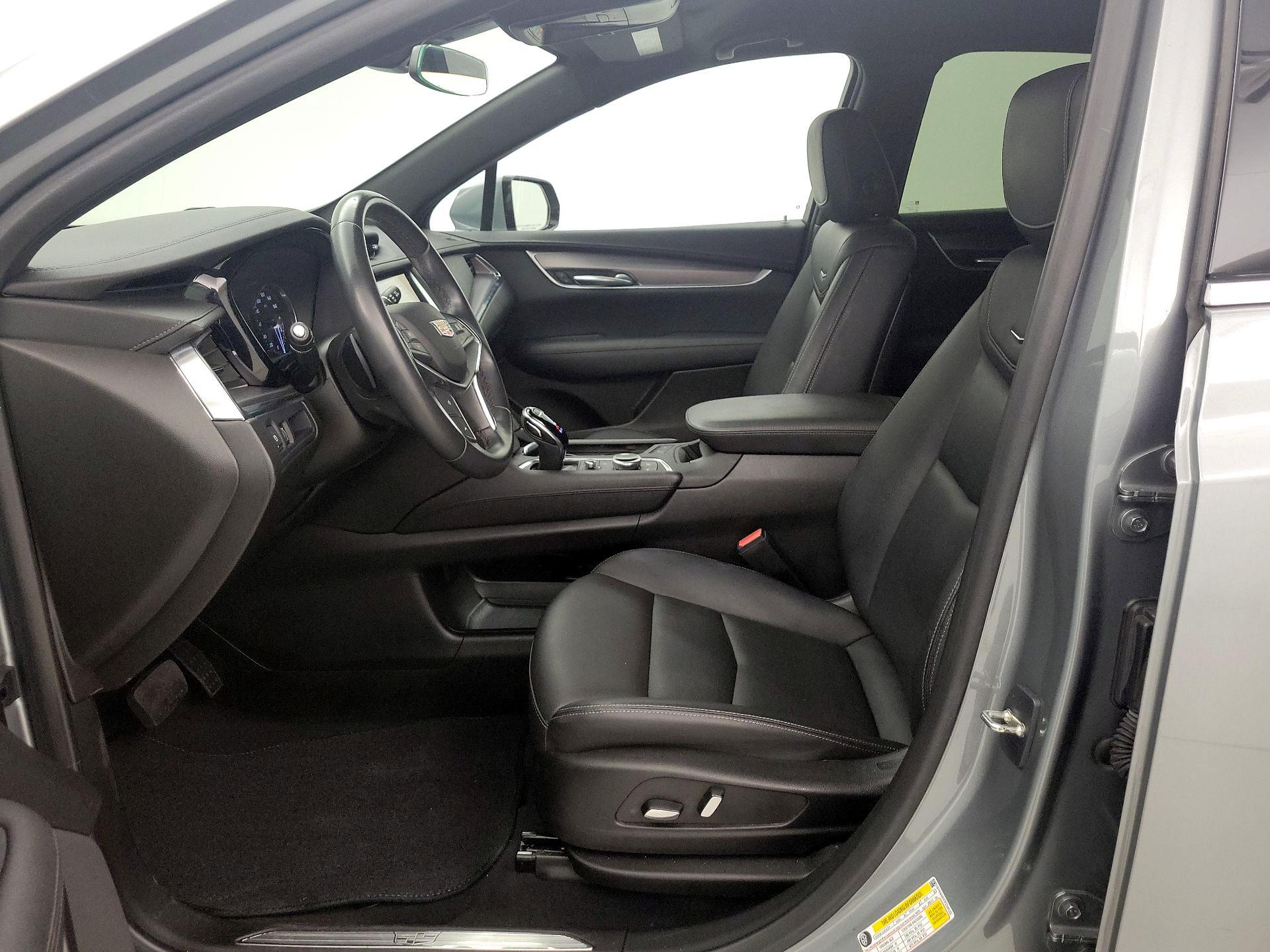 Thumbnail: 2023 Cadillac XT5 - 11
