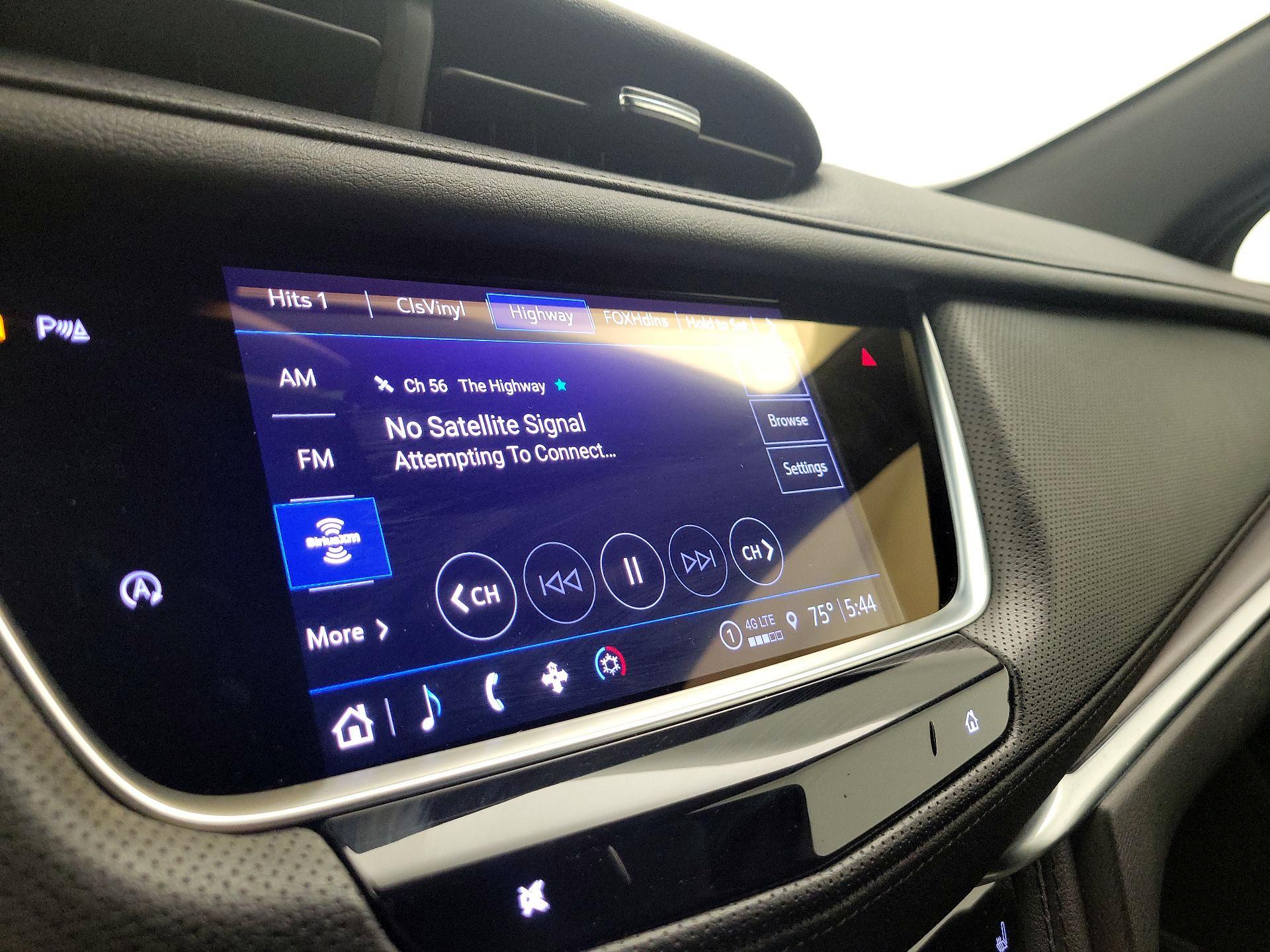 Thumbnail: 2023 Cadillac XT5 - 15