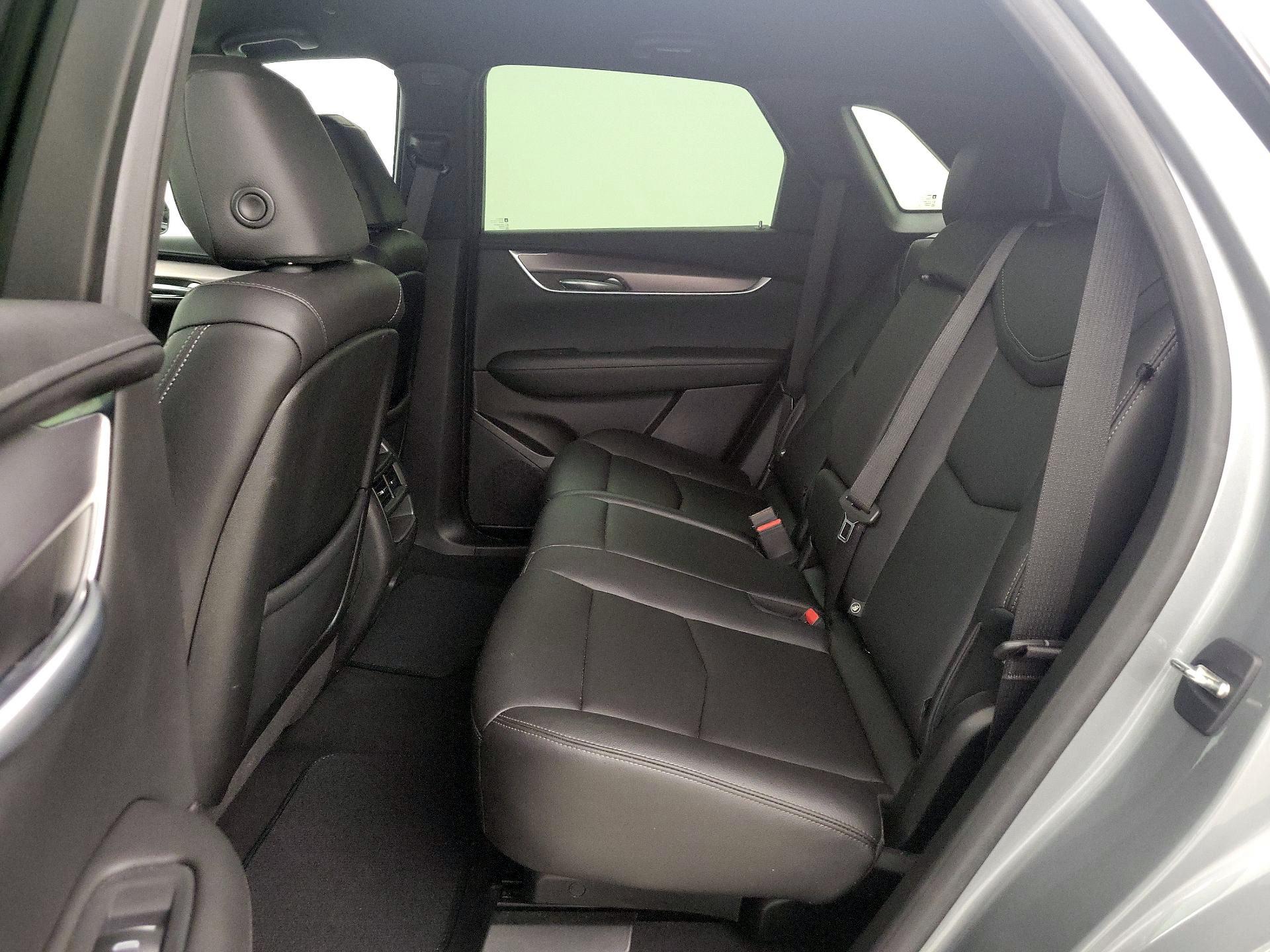 Thumbnail: 2023 Cadillac XT5 - 18