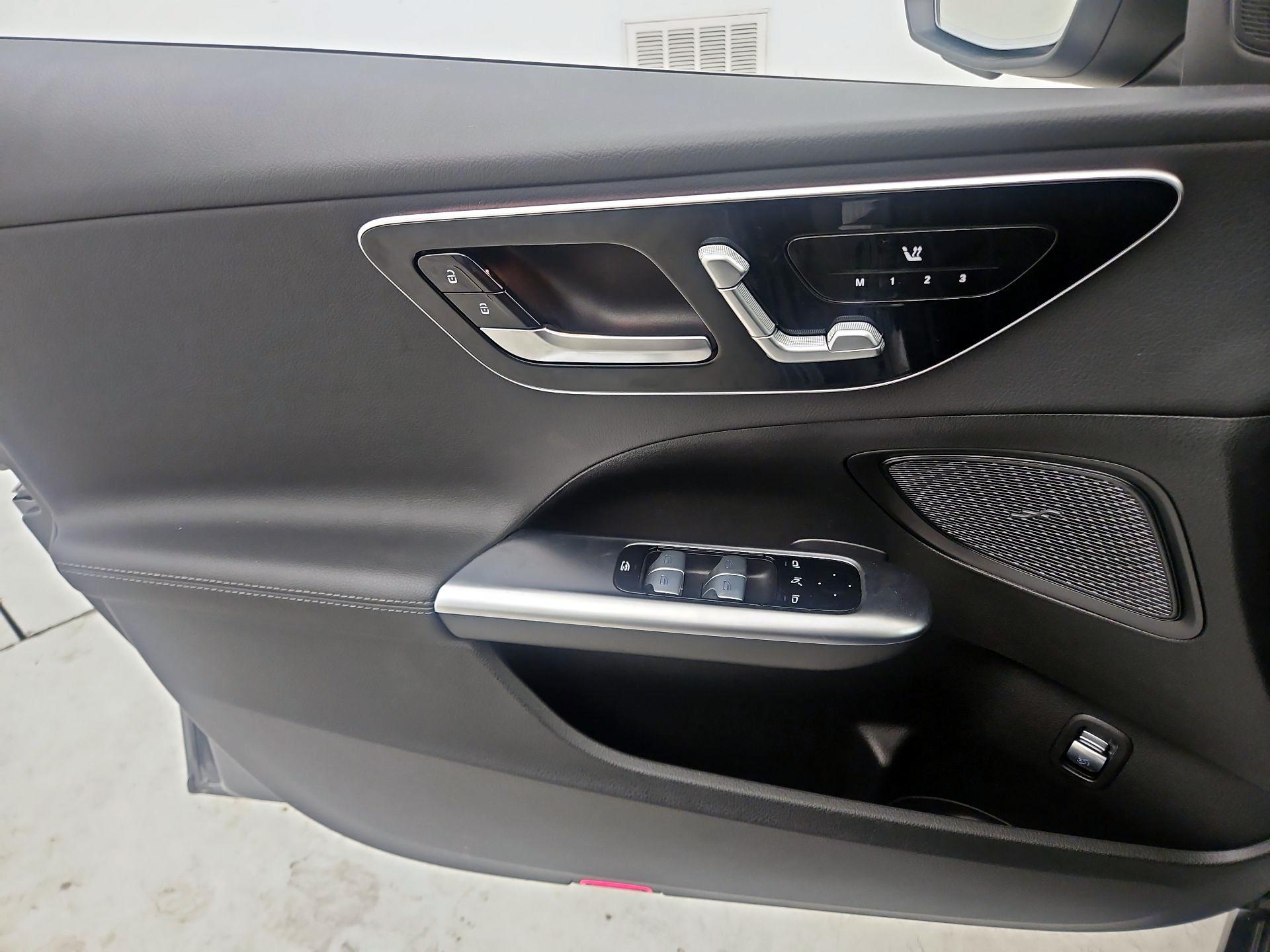 Thumbnail: 2023 Mercedes-Benz C-Class - 12