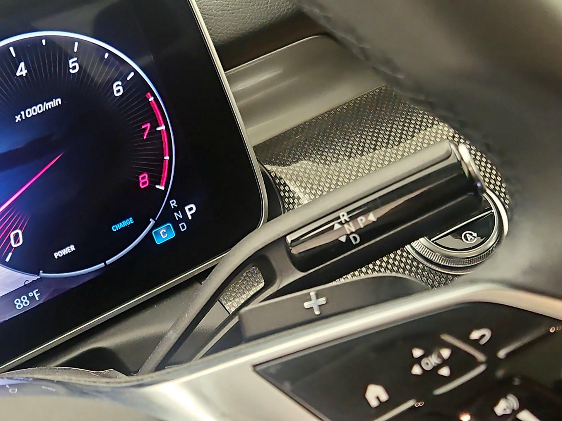 Thumbnail: 2023 Mercedes-Benz C-Class - 18