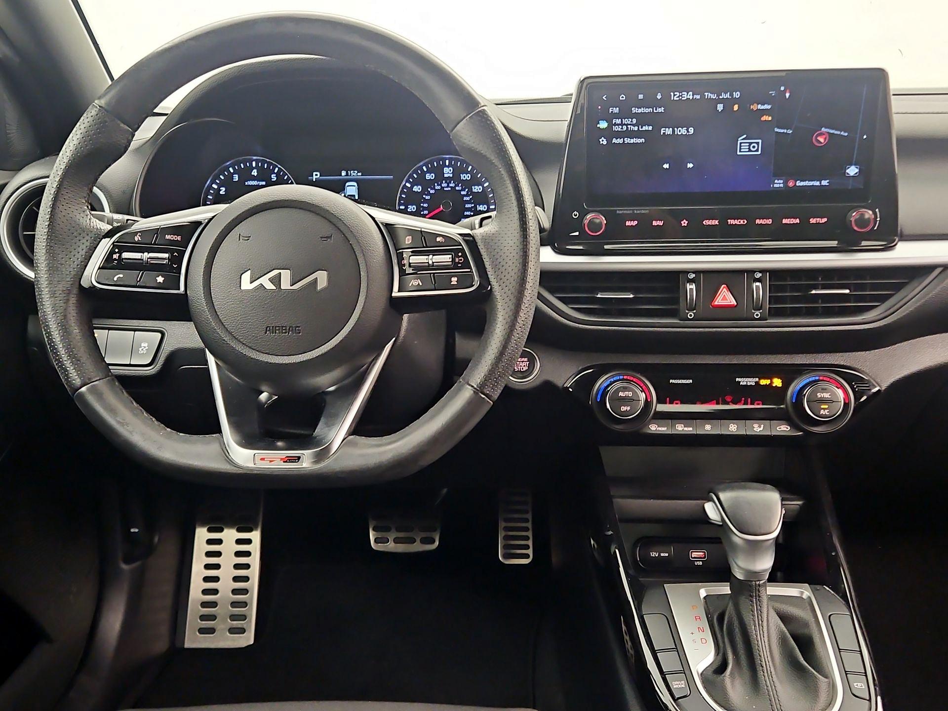 Thumbnail: 2022 Kia Forte - 10