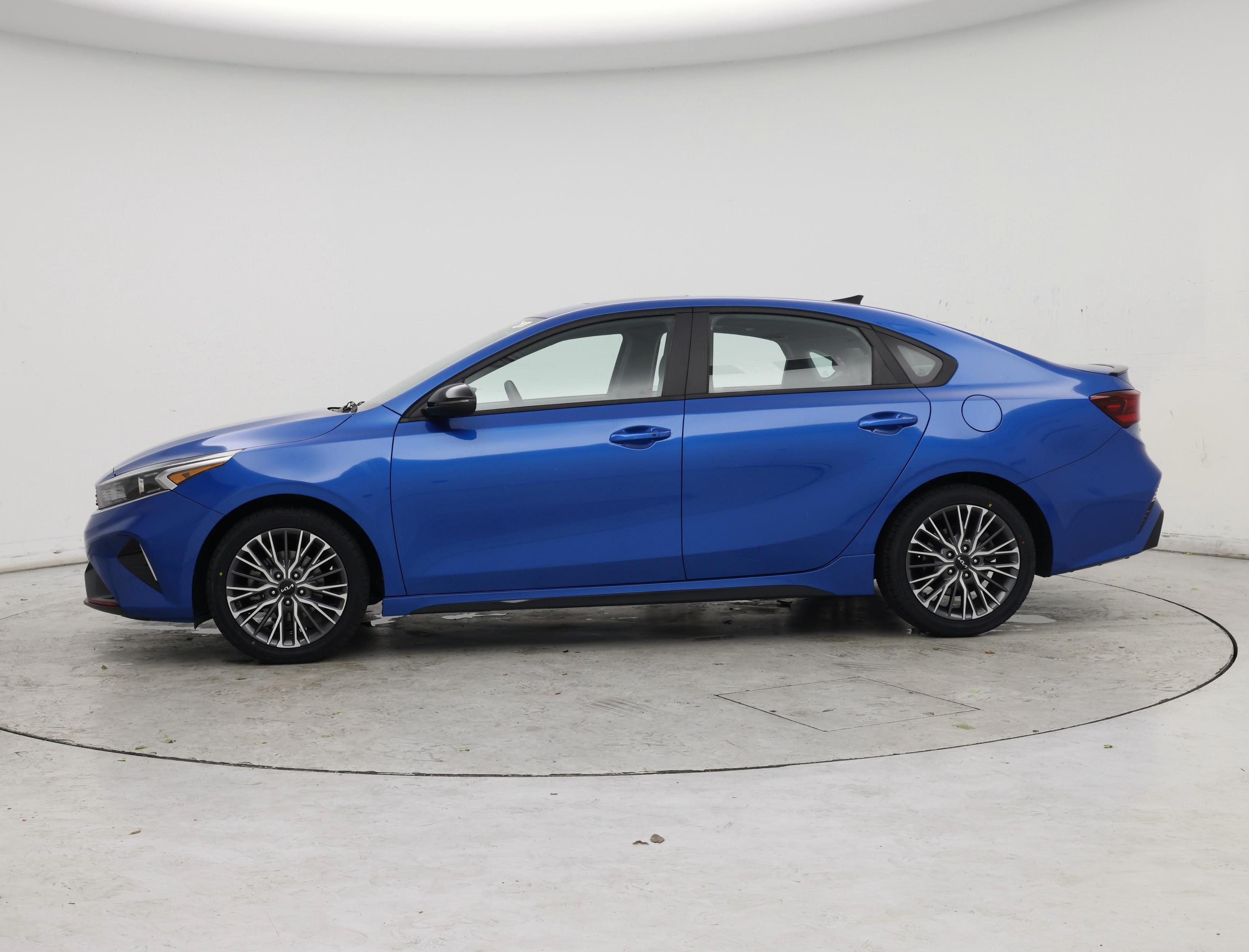 Thumbnail: 2022 Kia Forte - 3