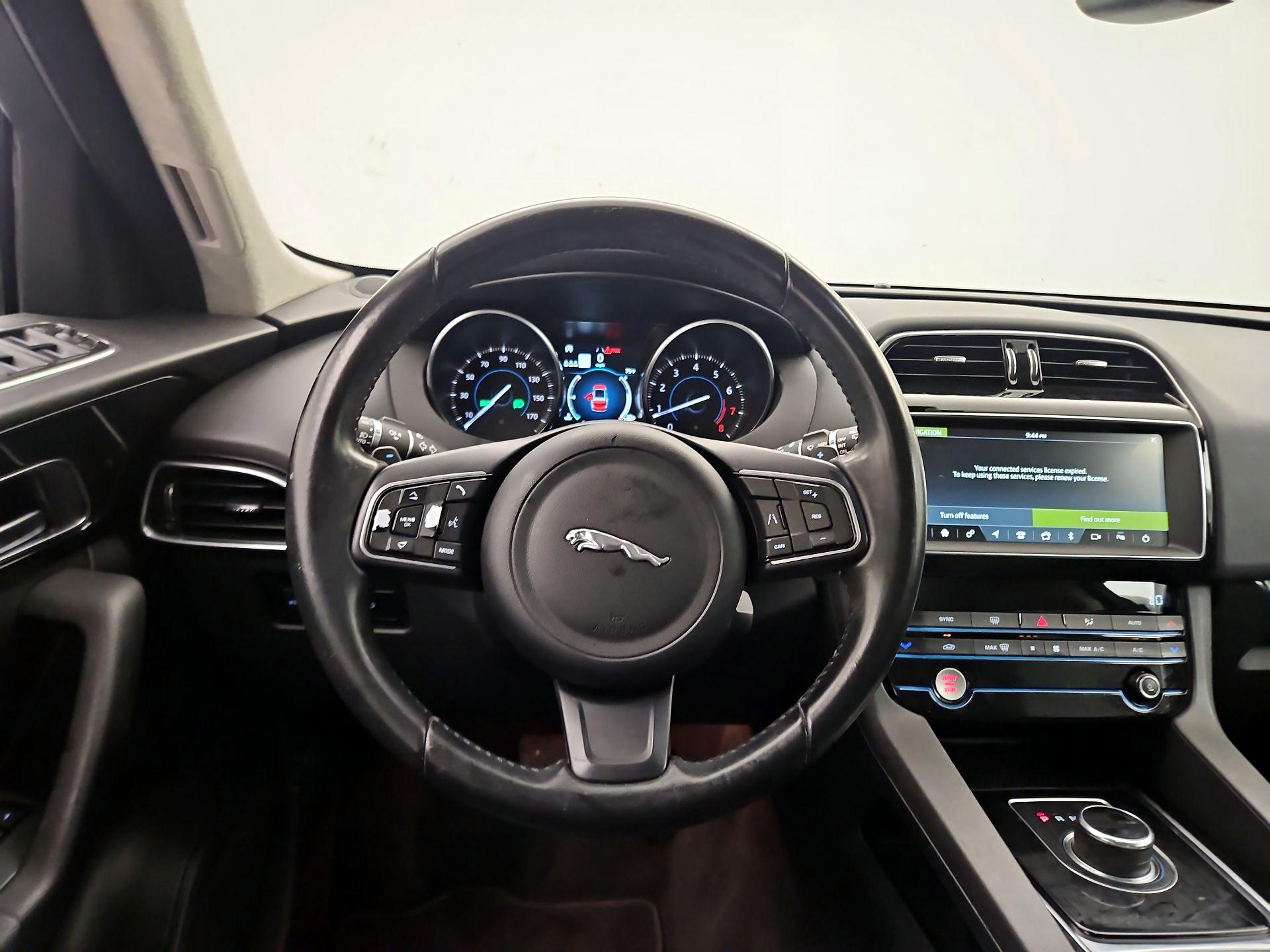 Thumbnail: 2020 Jaguar F-Pace - 10