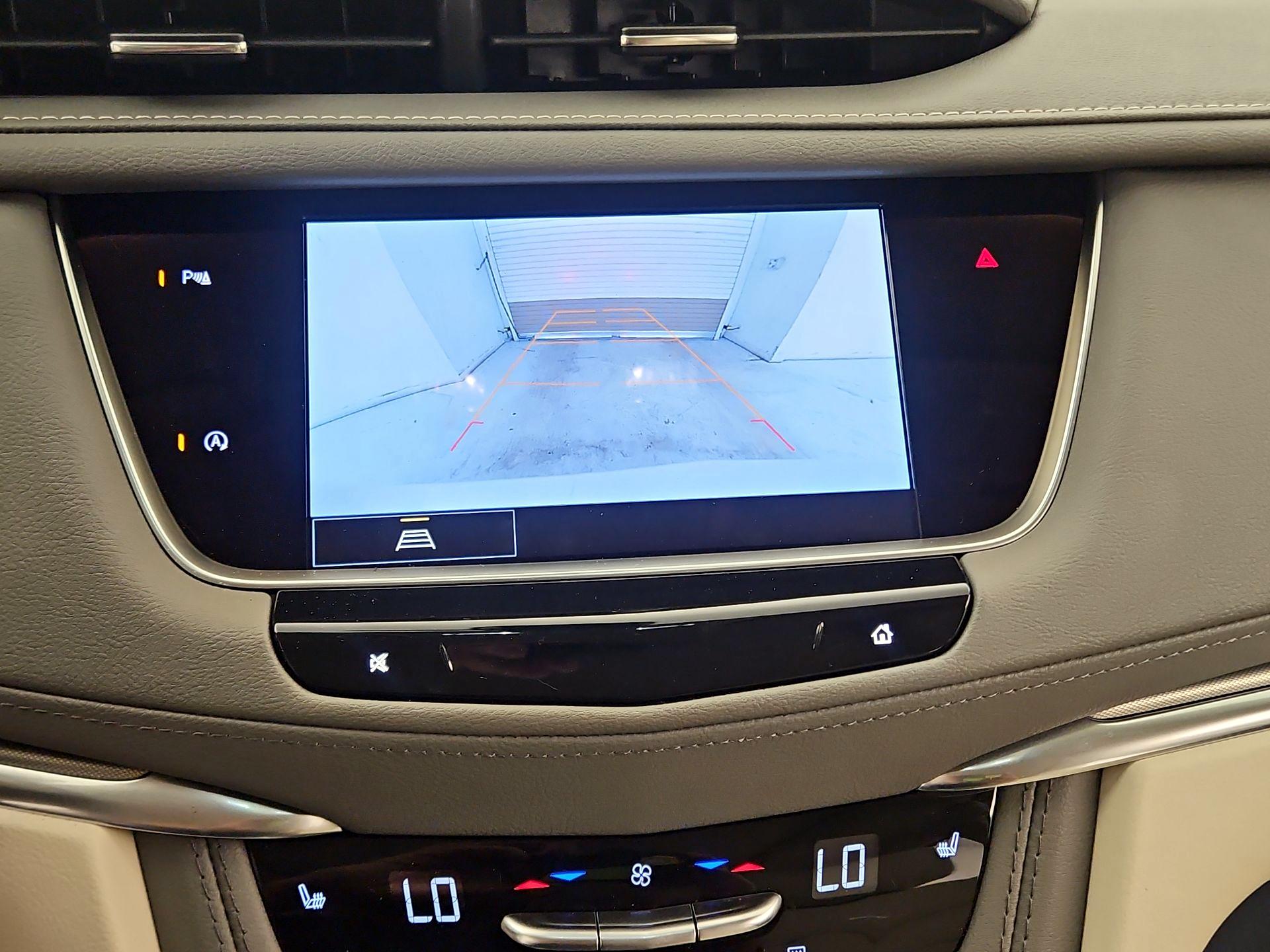Thumbnail: 2023 Cadillac XT5 - 14
