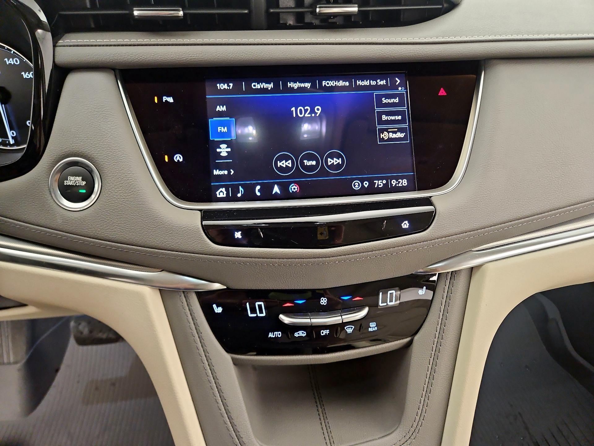 Thumbnail: 2023 Cadillac XT5 - 15
