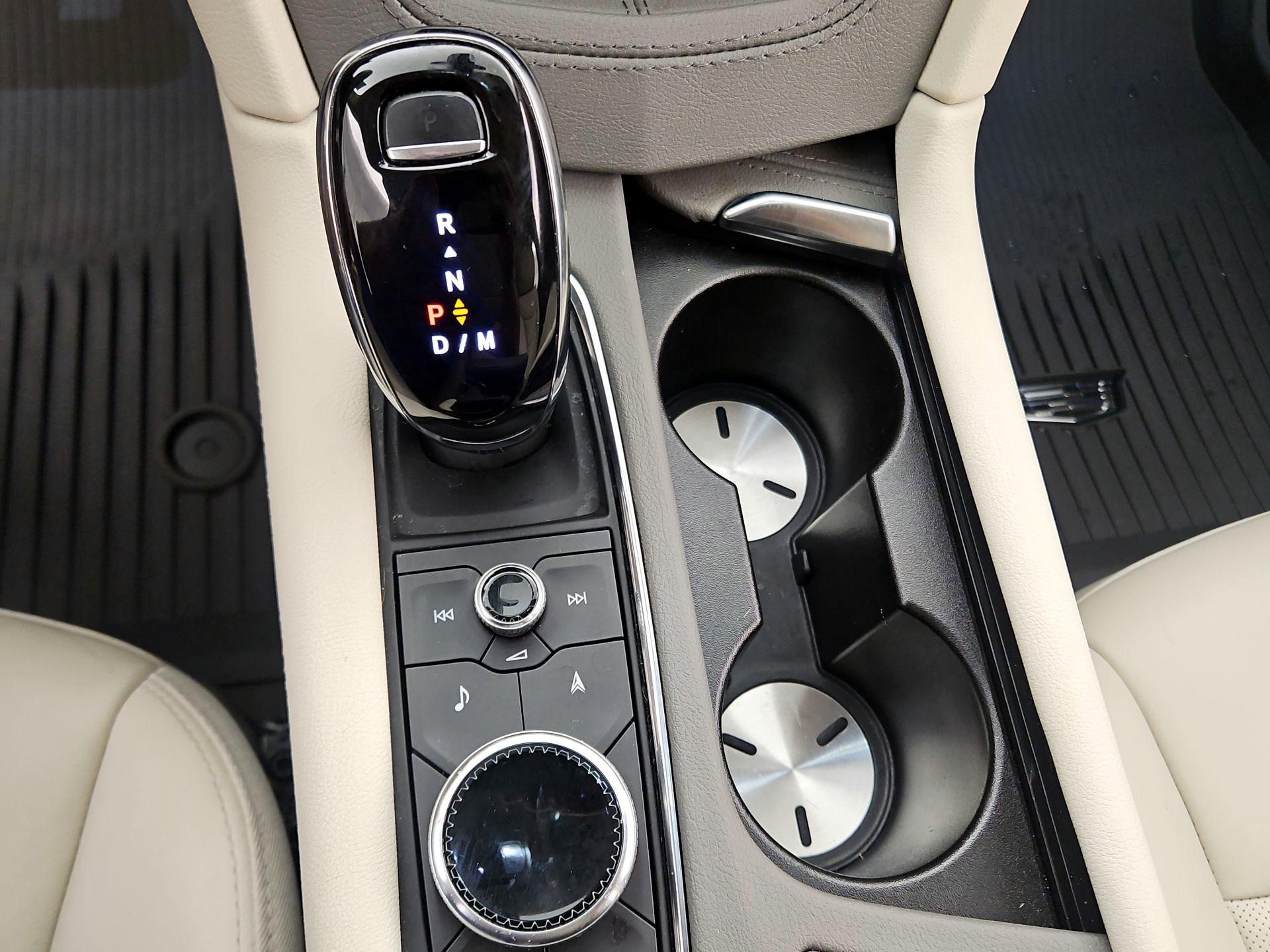 Thumbnail: 2023 Cadillac XT5 - 17