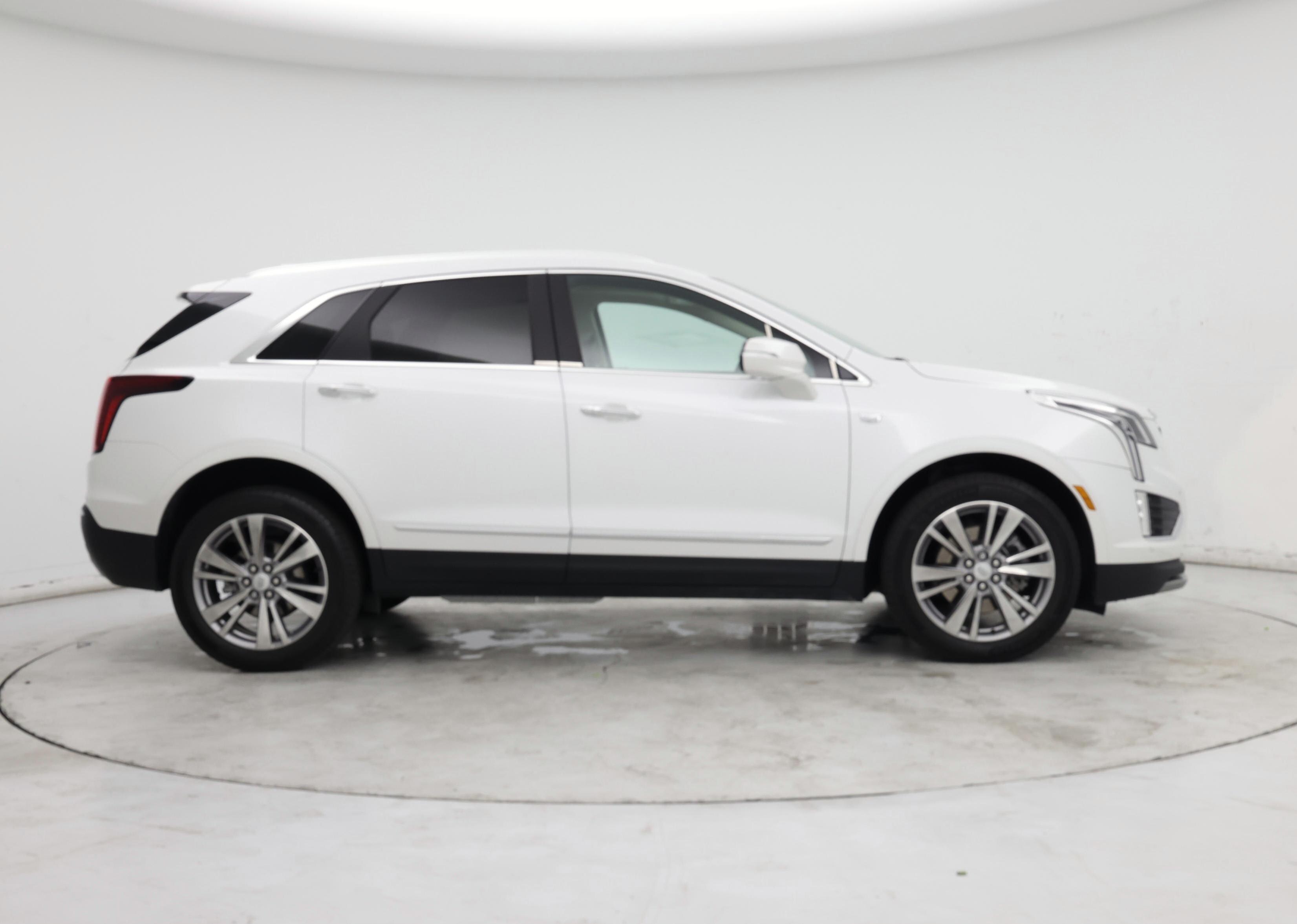 Thumbnail: 2023 Cadillac XT5 - 7