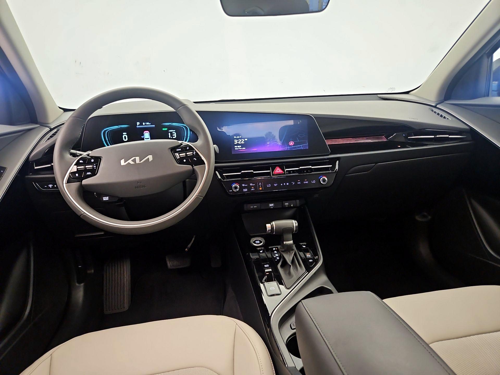 Thumbnail: 2023 Kia Niro - 9