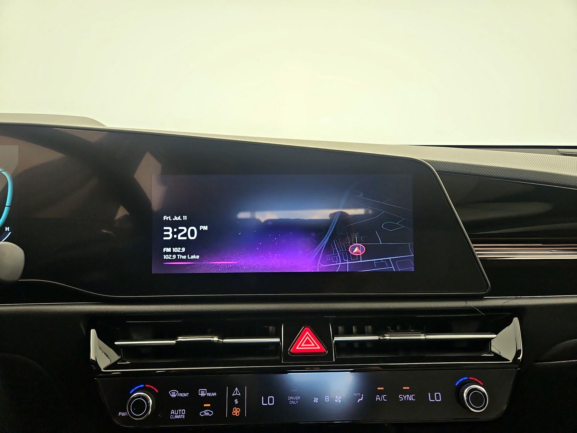 Thumbnail: 2023 Kia Niro - 16
