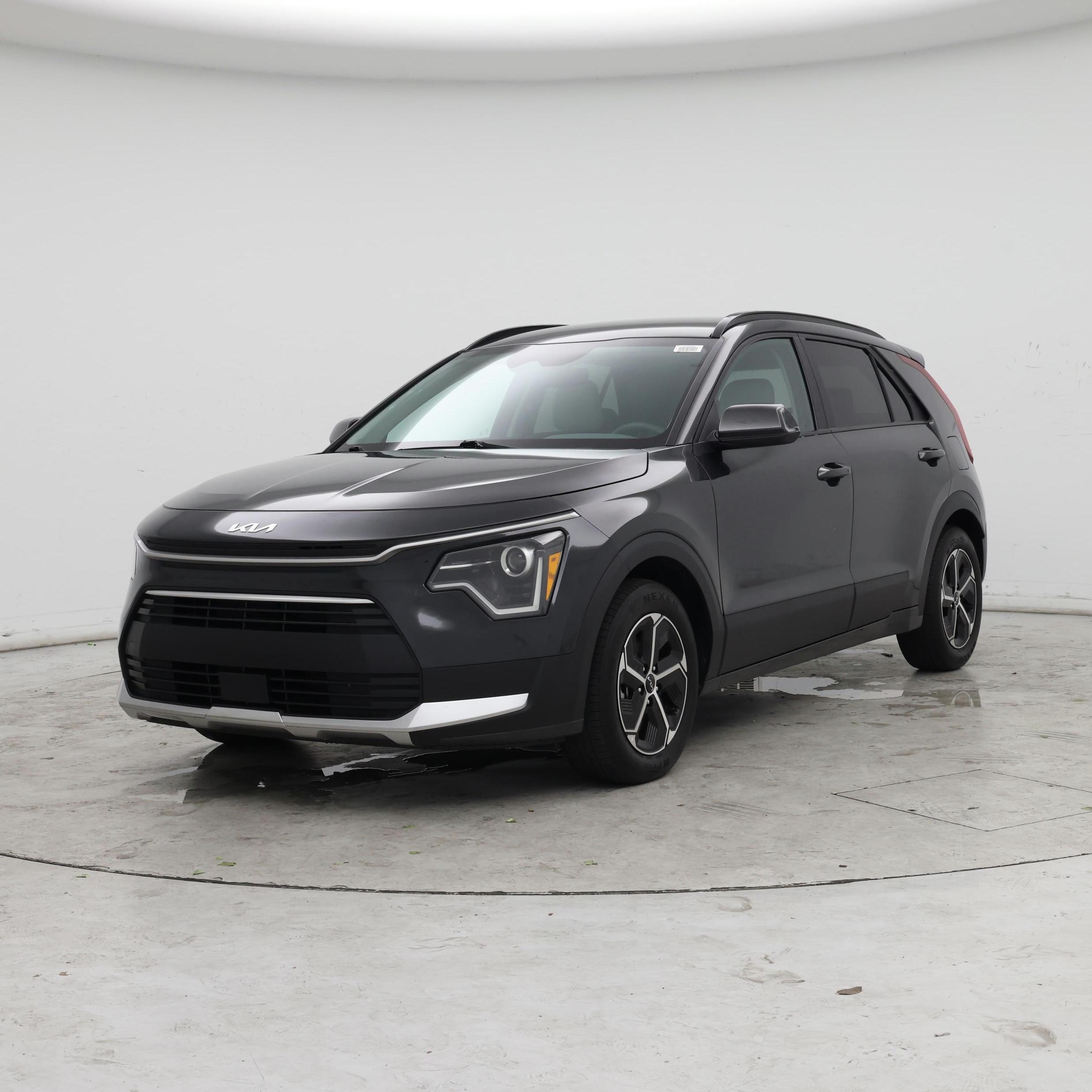 Thumbnail: 2023 Kia Niro - 4