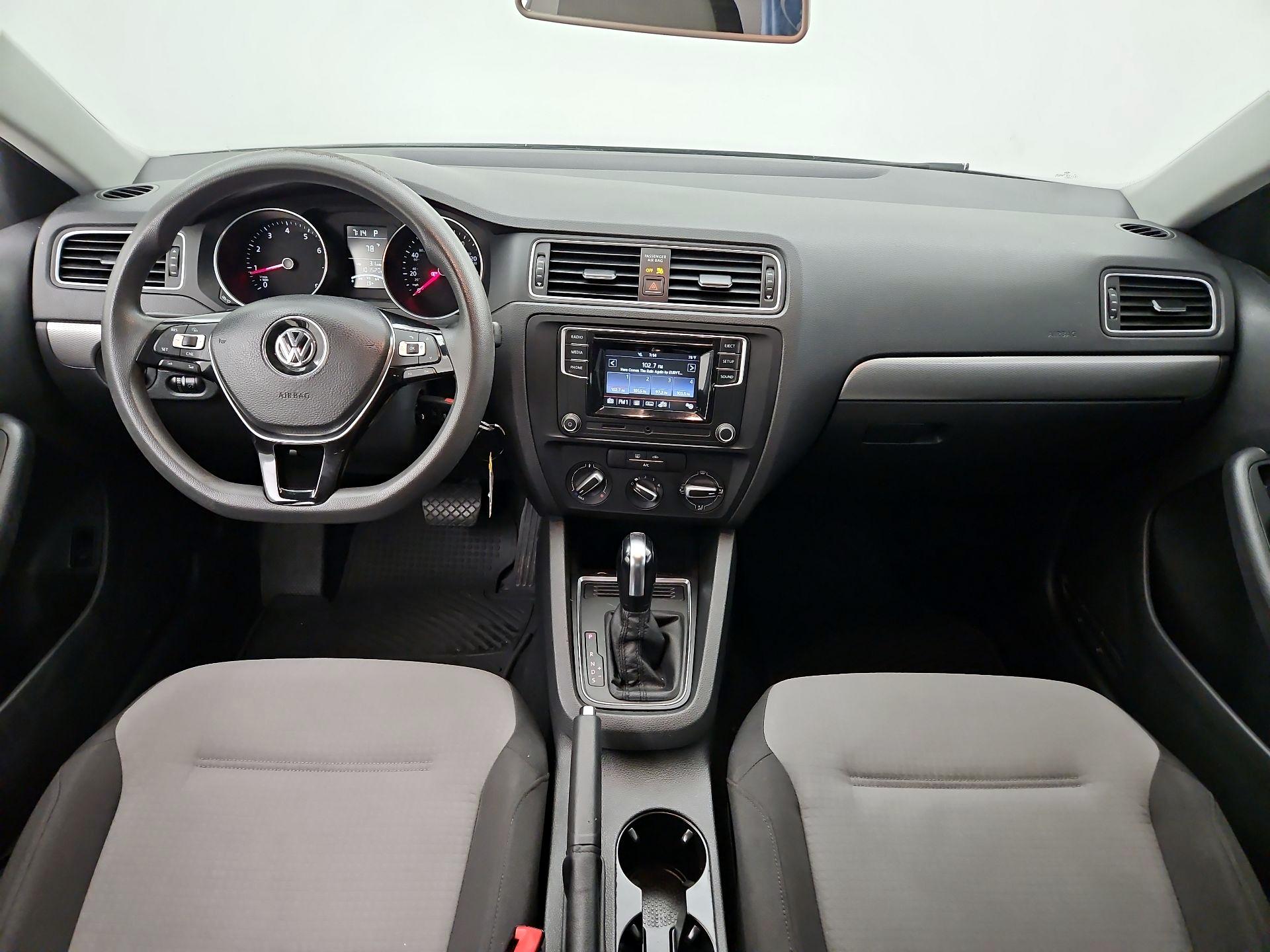 Thumbnail: 2017 Volkswagen Jetta - 9