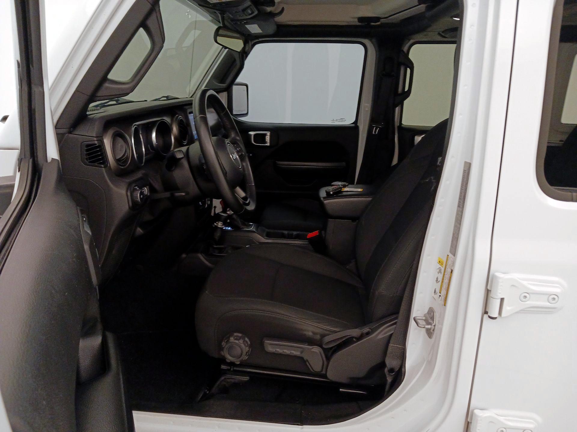 Thumbnail: 2019 Jeep Wrangler - 11