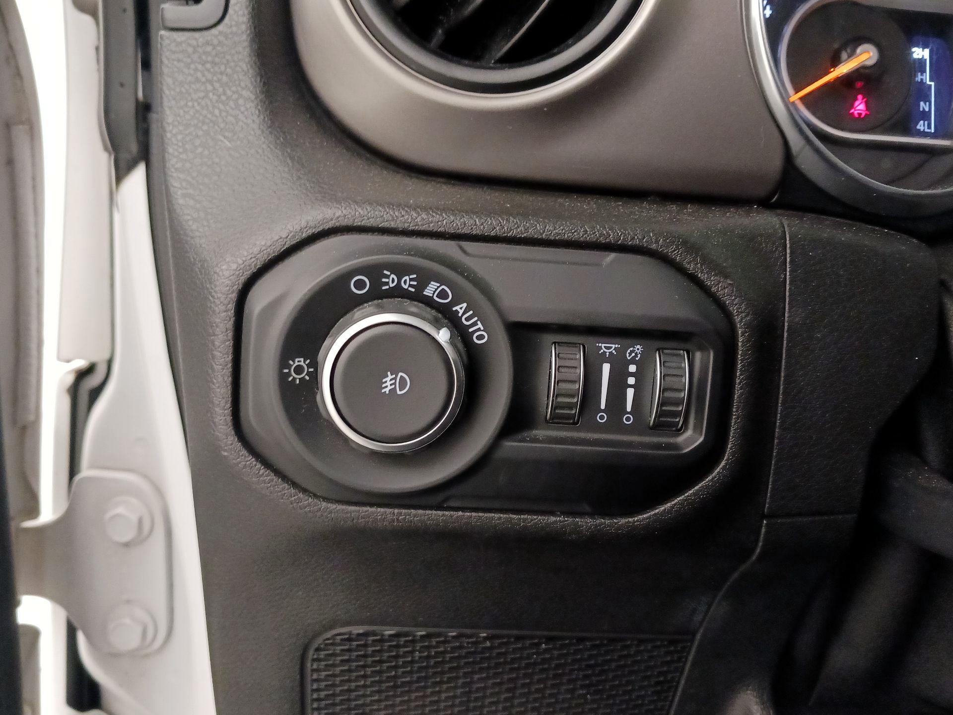 Thumbnail: 2019 Jeep Wrangler - 13
