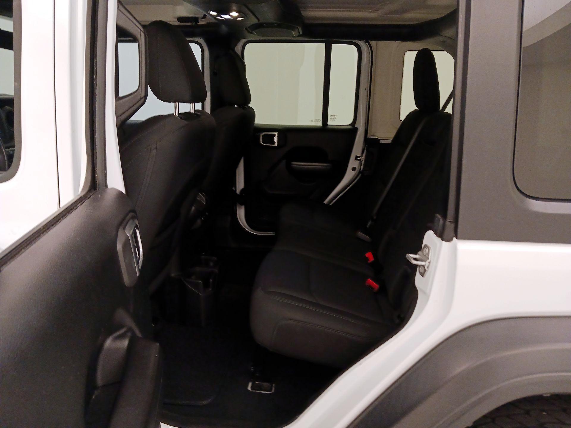 Thumbnail: 2019 Jeep Wrangler - 19
