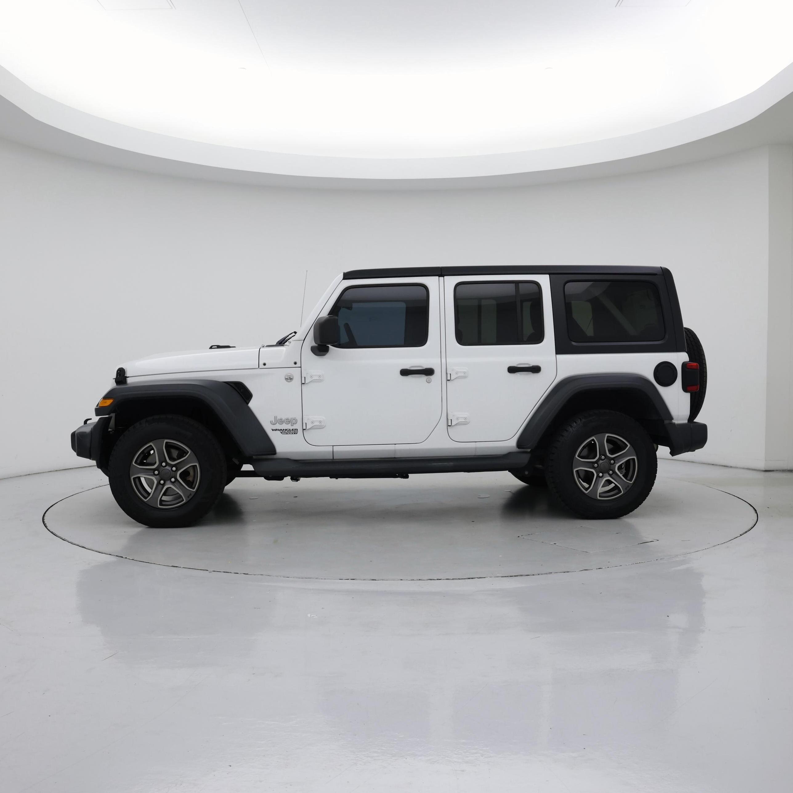Thumbnail: 2019 Jeep Wrangler - 3